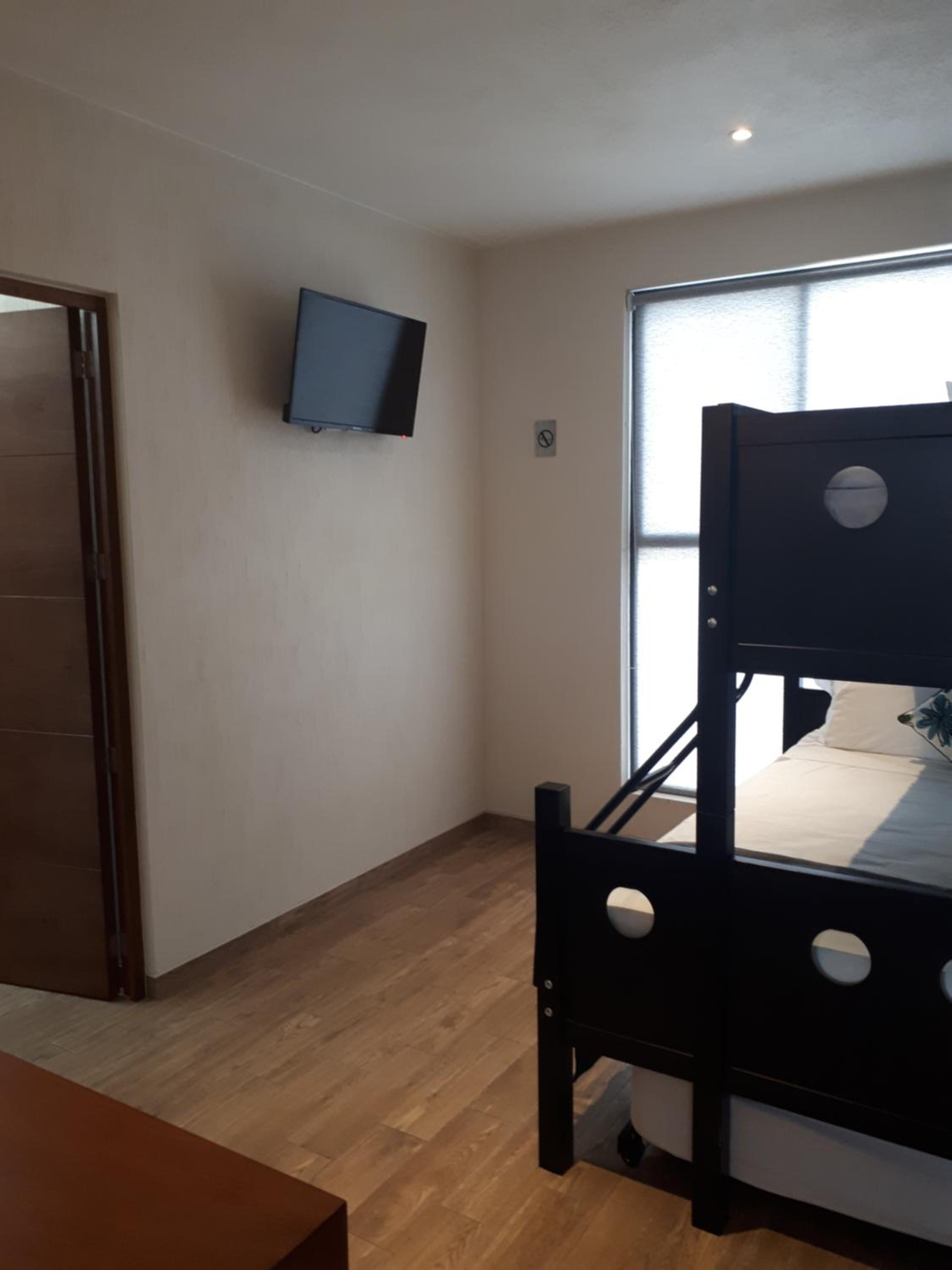 Family Double Room - Photo 7