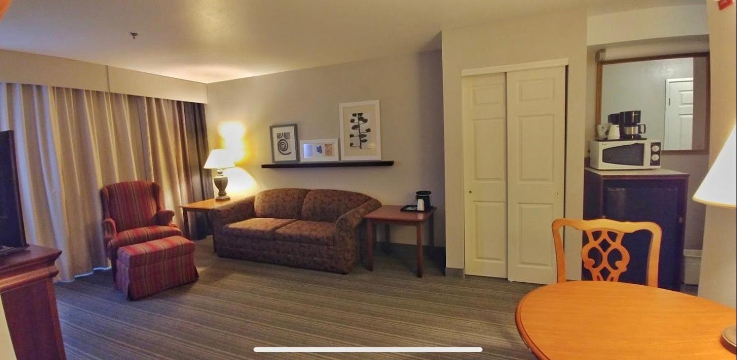 One-Bedroom King Suite - Disability Access/Non-Smoking - Photo 1