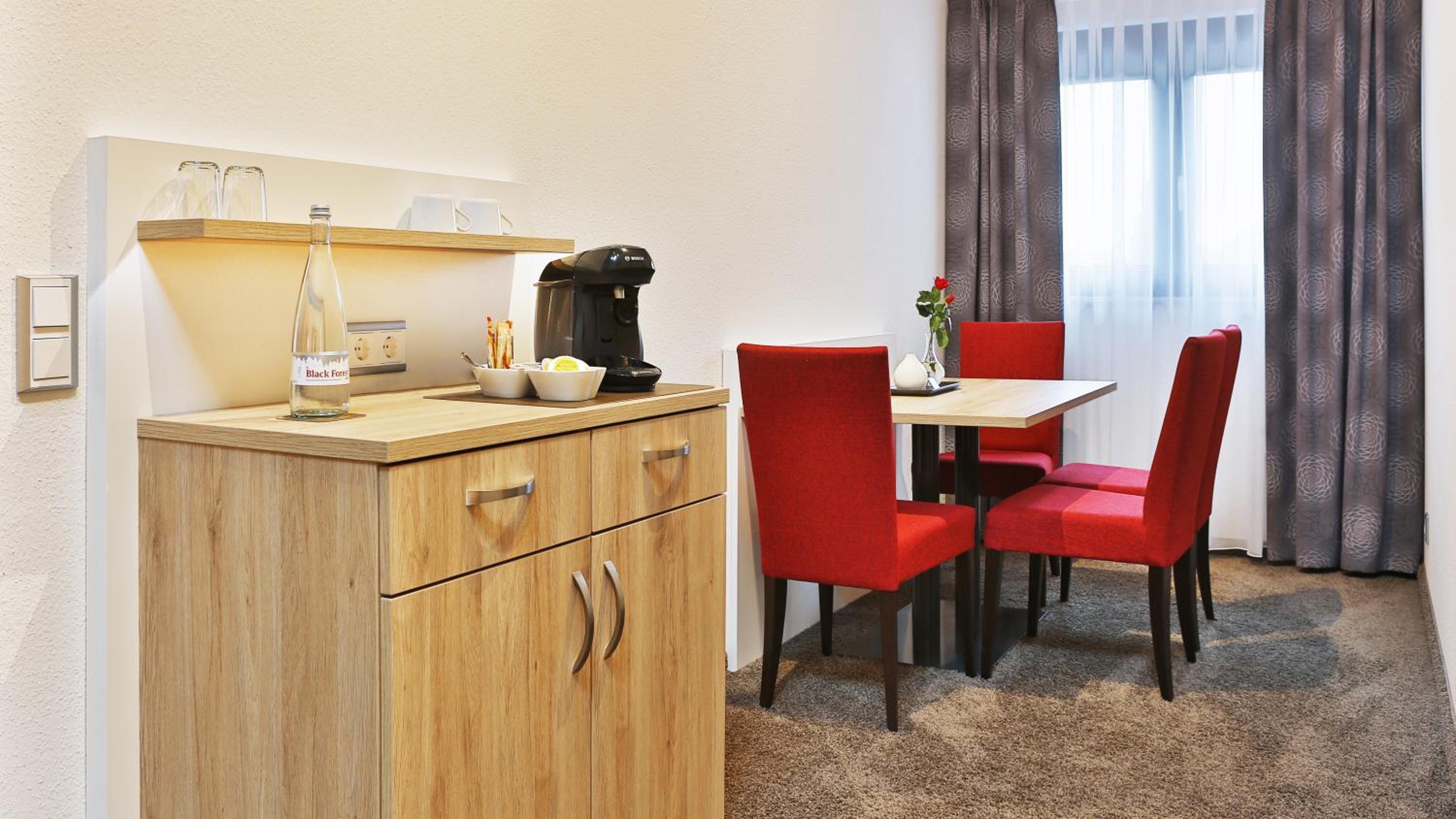 Deluxe Junior Suite photo 3