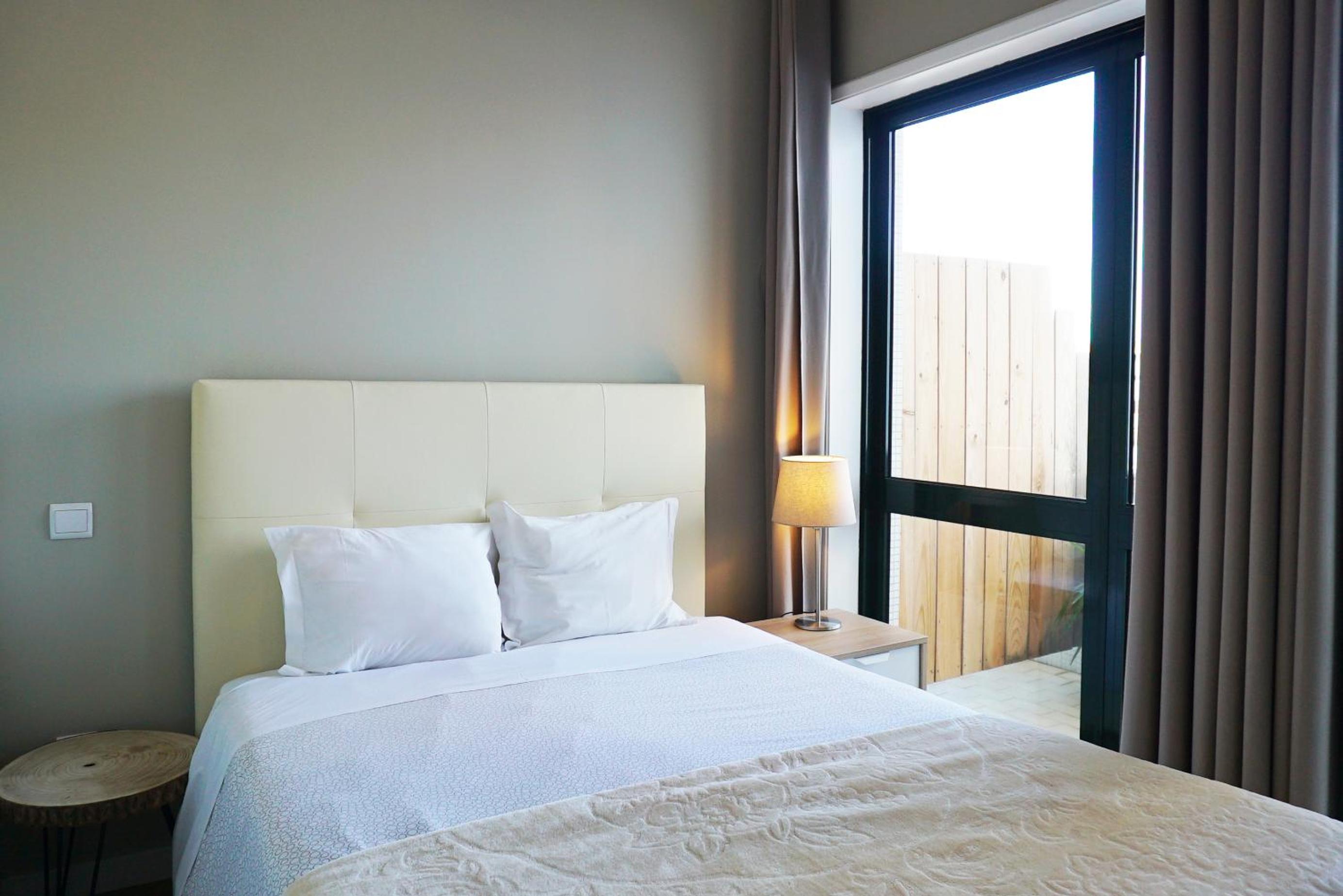Double Room with Balcony - Photo 10