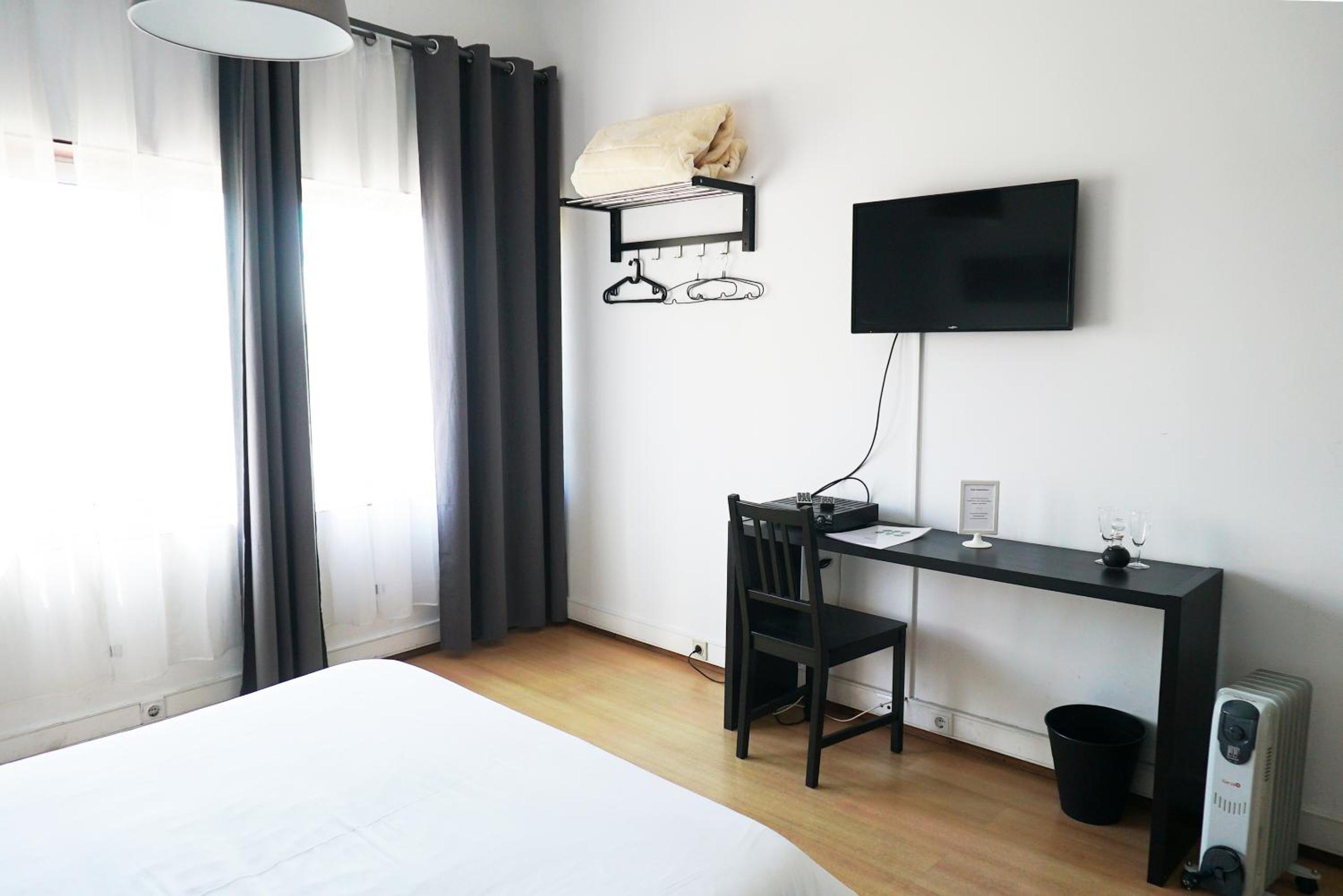 Deluxe Room - Photo 7