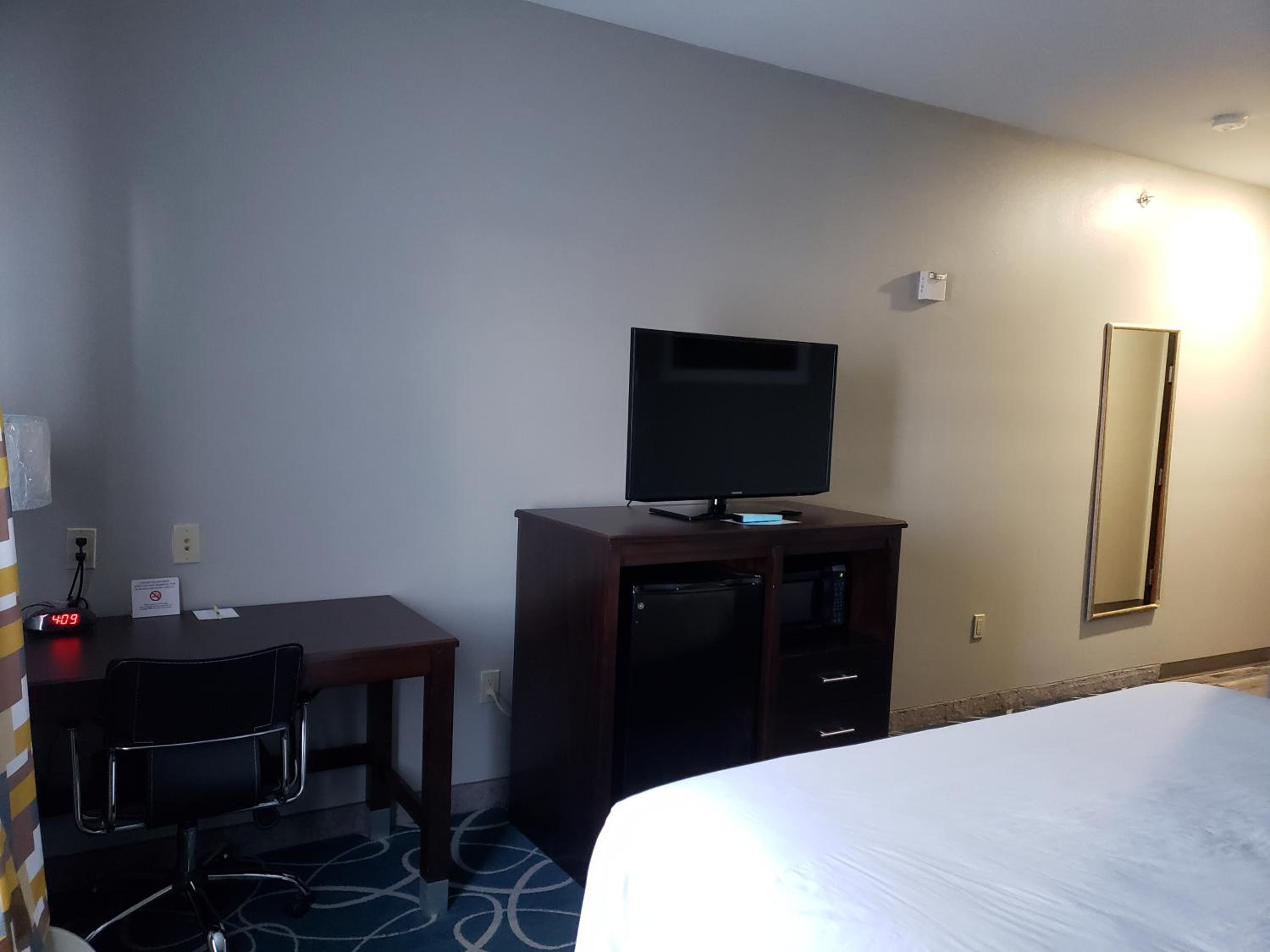 King Room - Disability Access - Non-Smoking - Photo 1
