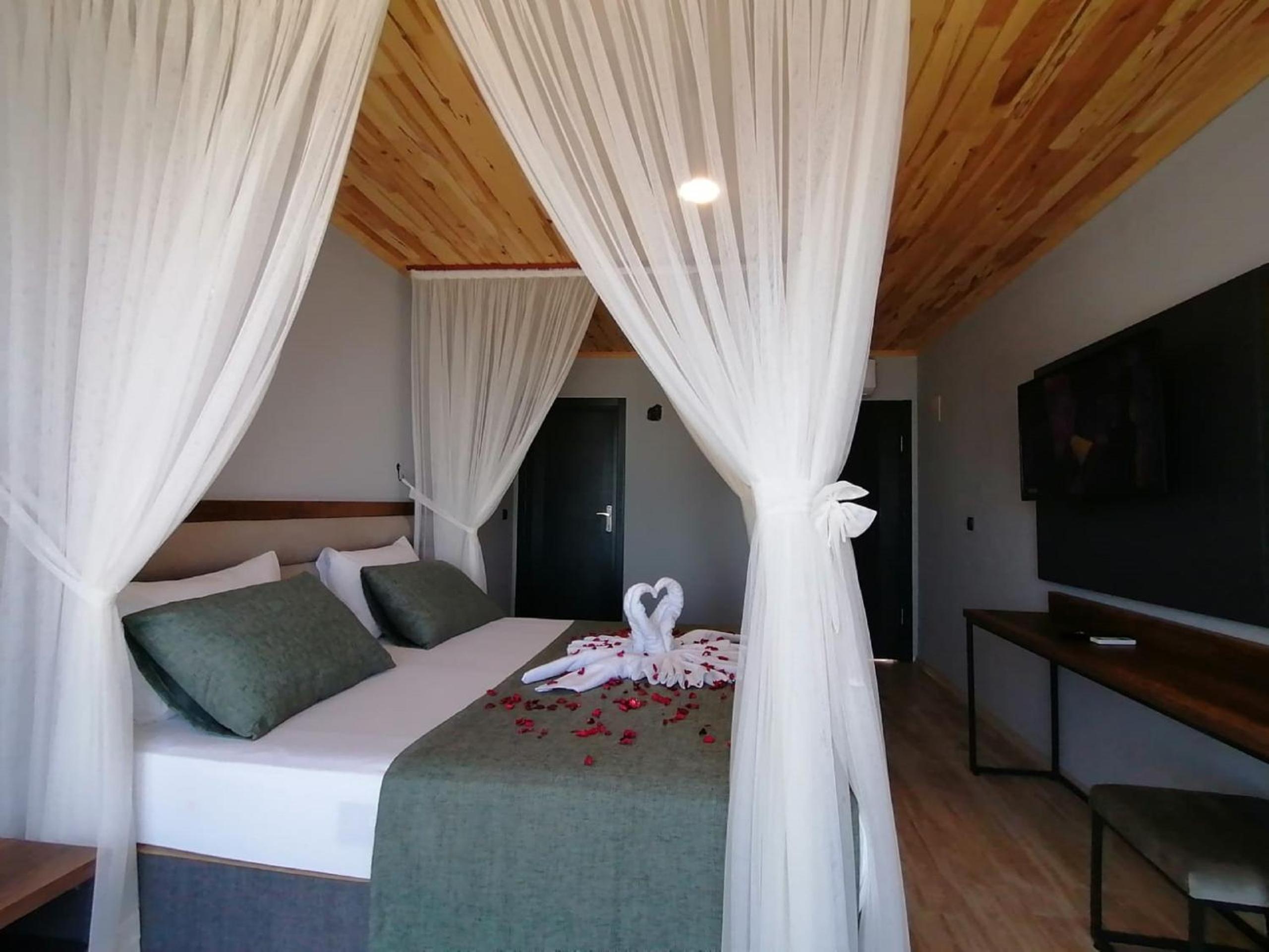 One-Bedroom Villa - Photo 9