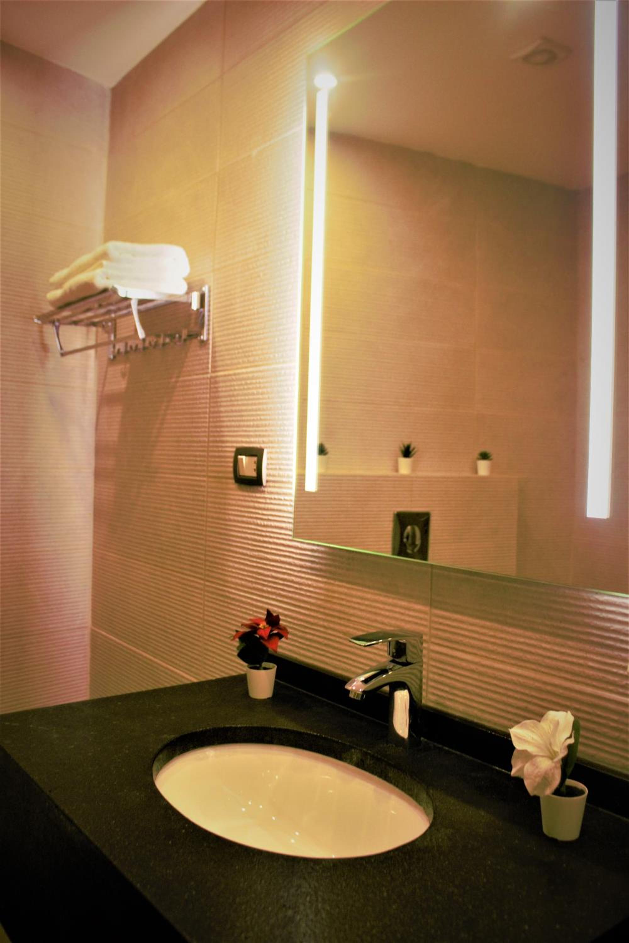 Standard Double Room - Photo 1
