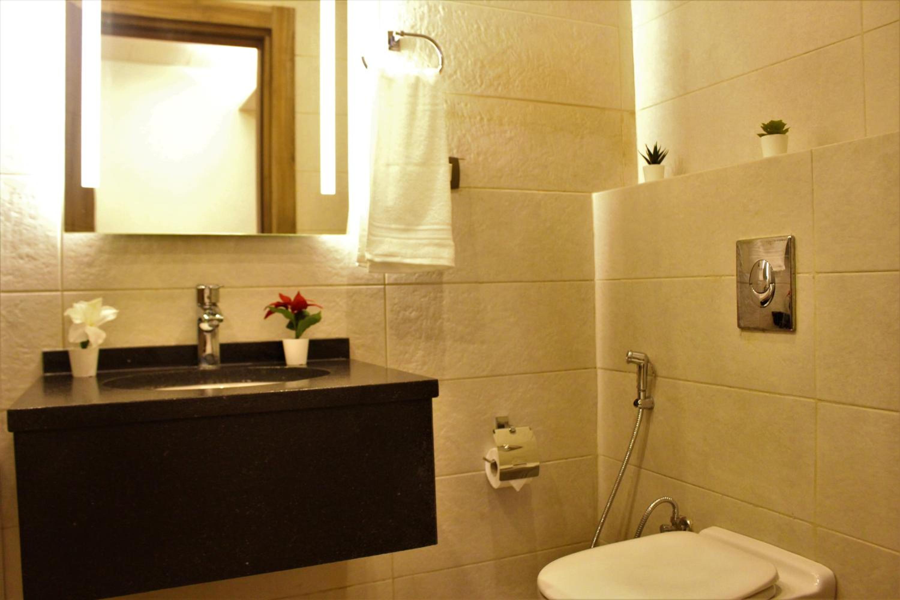 Standard Double Room - Photo 9