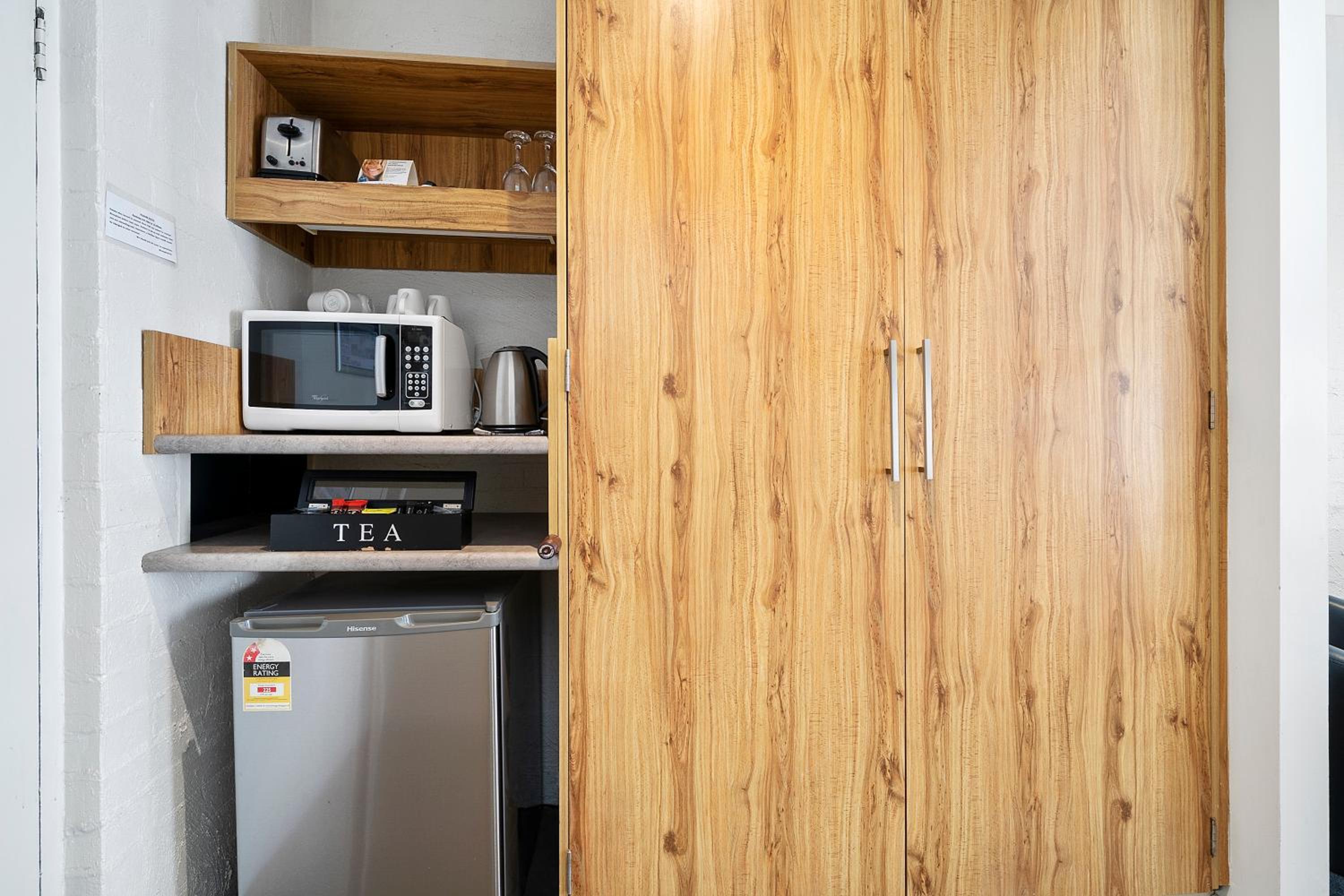 Standard Twin Room - Photo 6