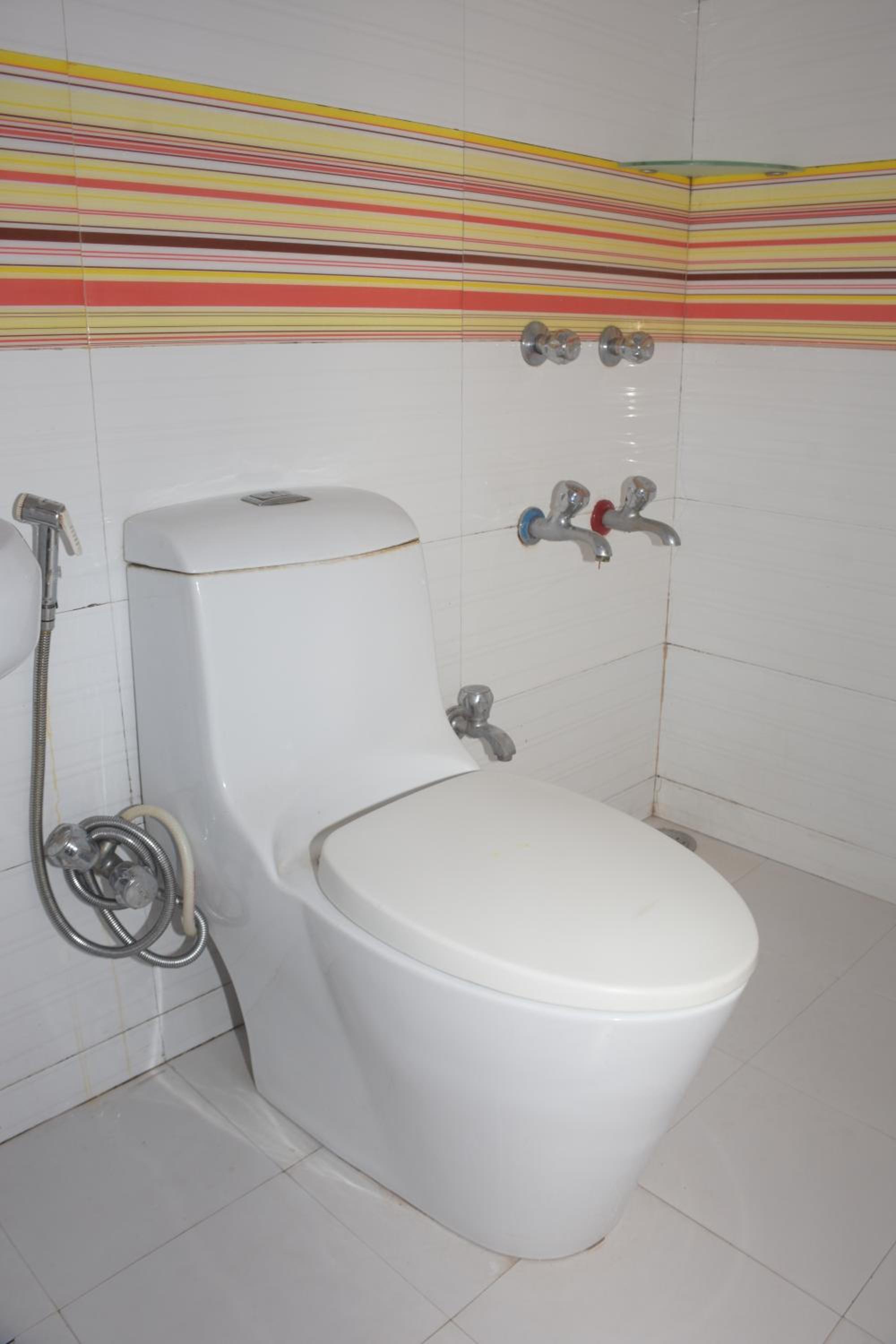 Large Double Room - Photo 3