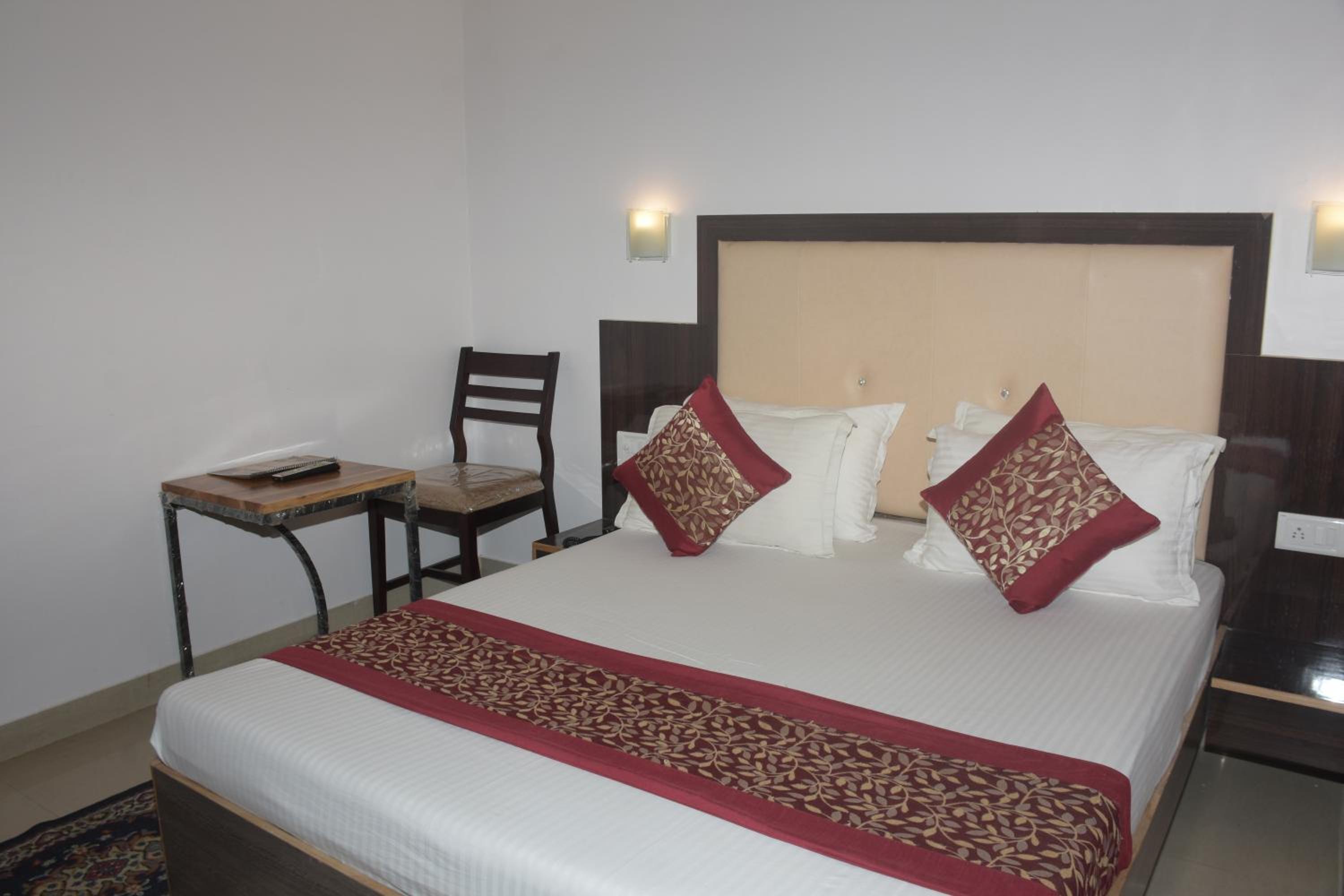 Deluxe Double Room - Photo 7