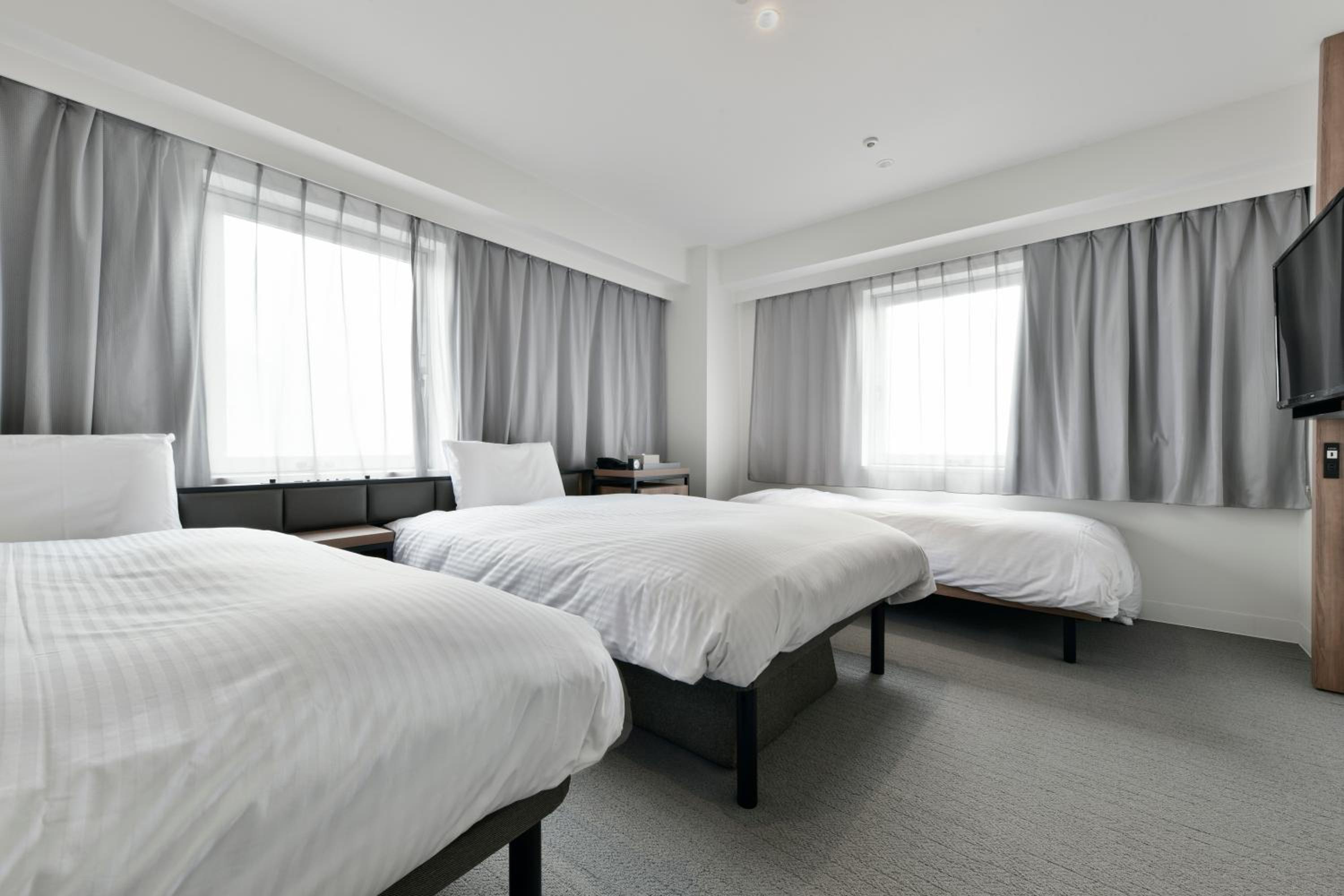 Superior Twin Room with Extra Bed - Photo 1