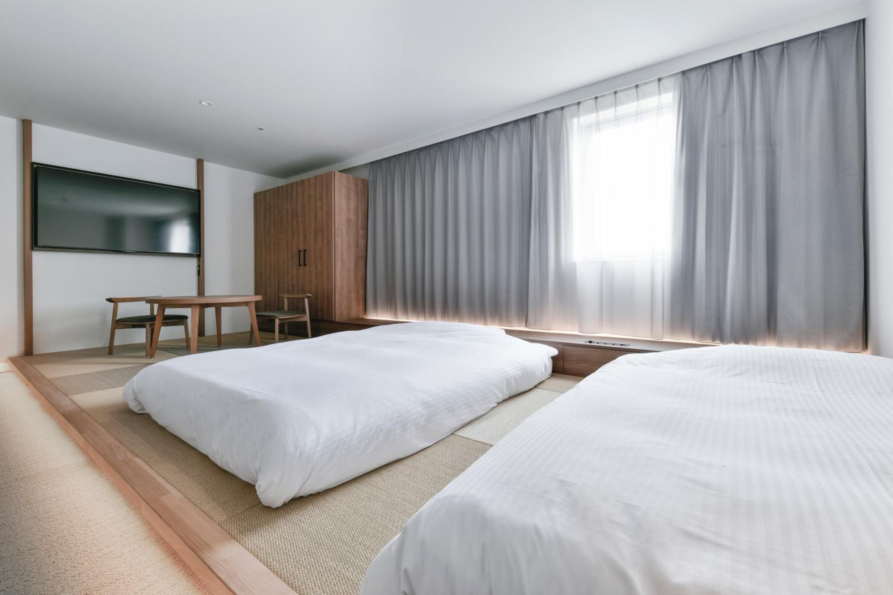 Premium Twin Room - Photo 1