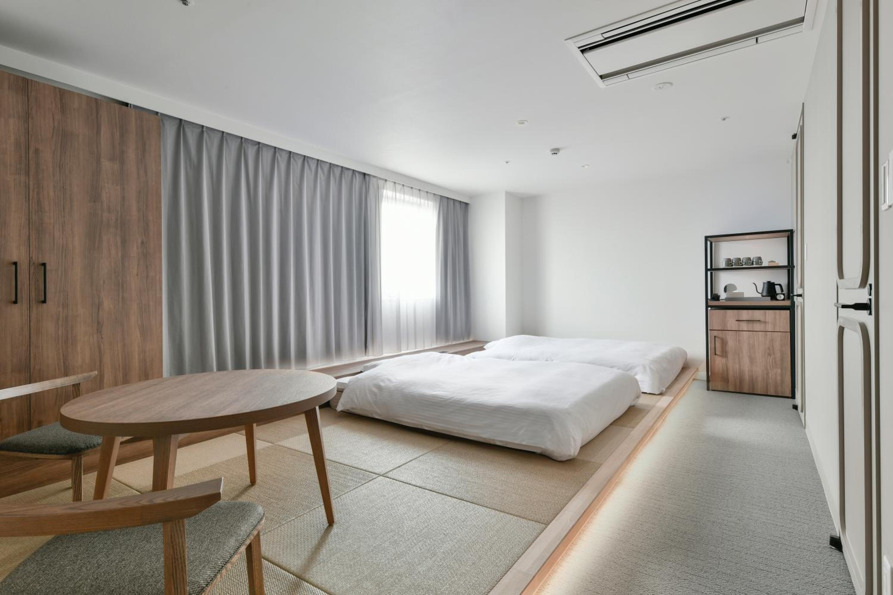 Premium Twin Room - Photo 2