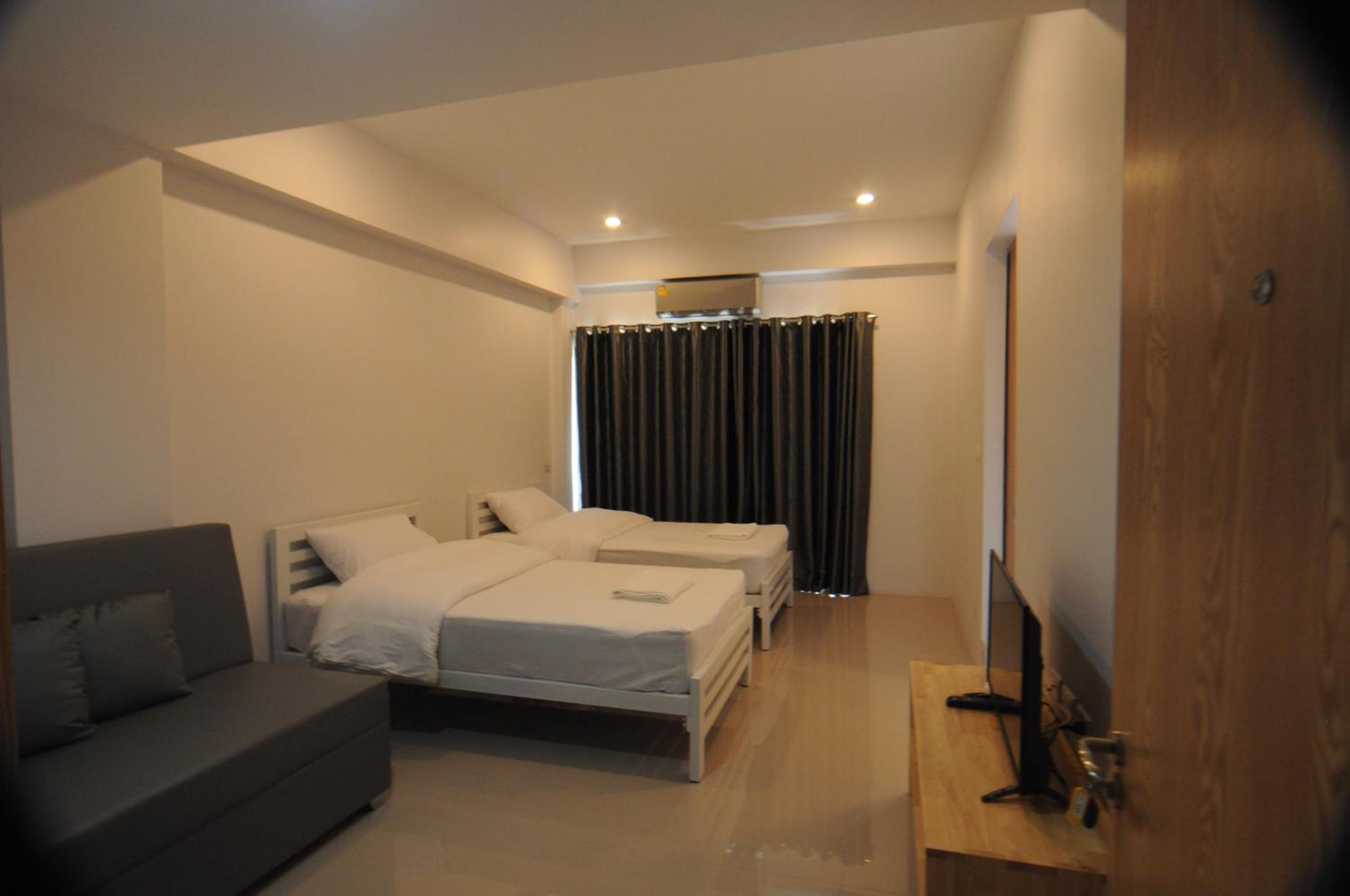 Standard Twin Room - Photo 3