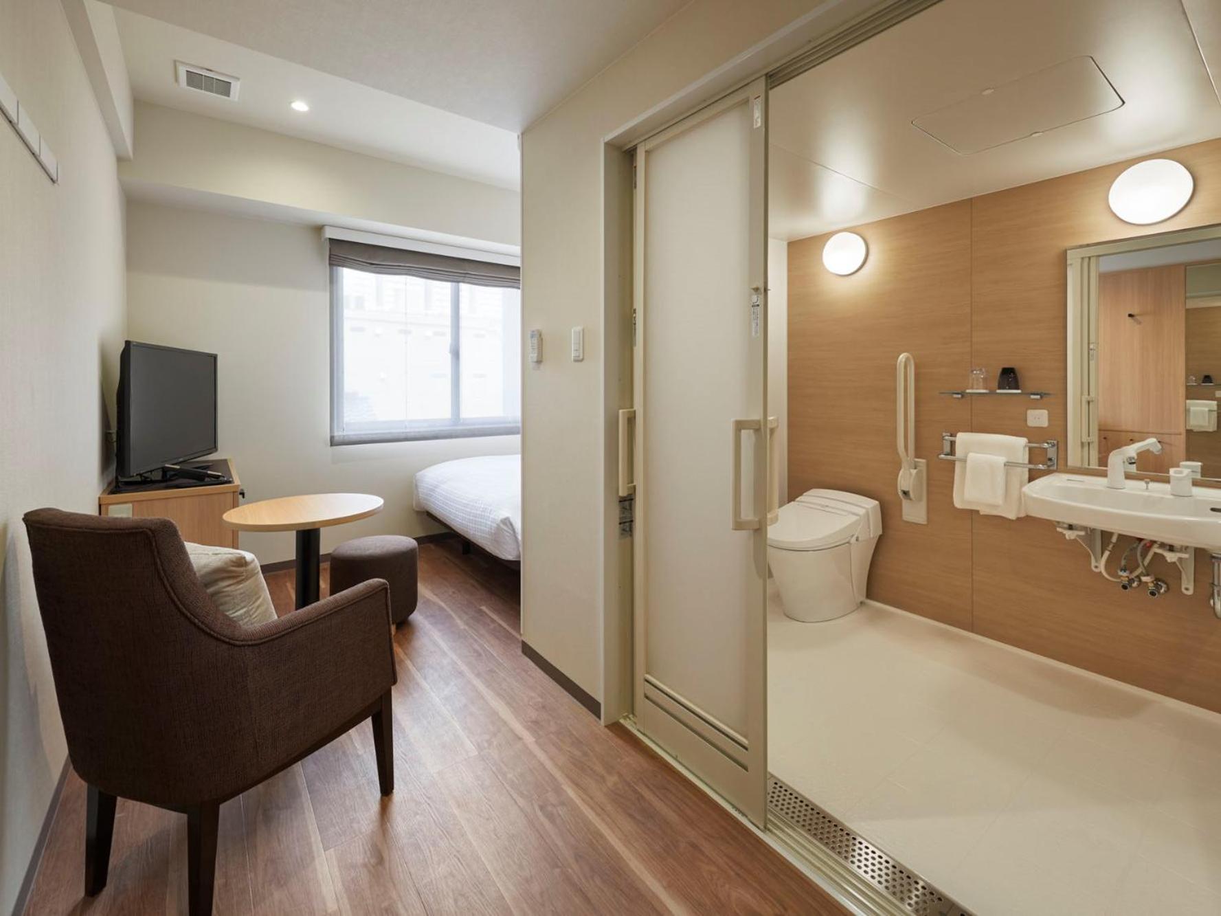 Standard Accessible Room