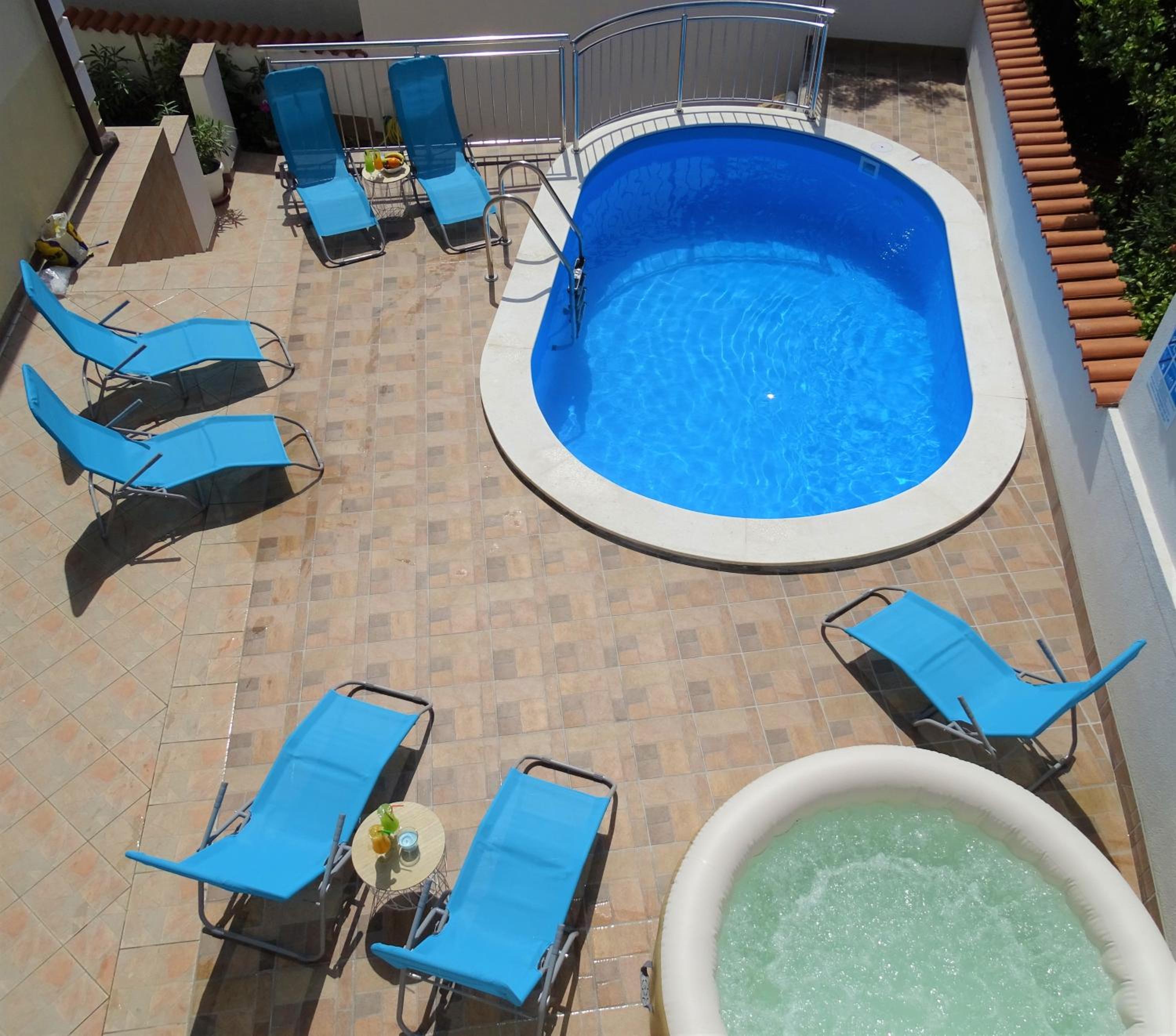 Two-Bedroom Apartment with Balcony - Photo 8