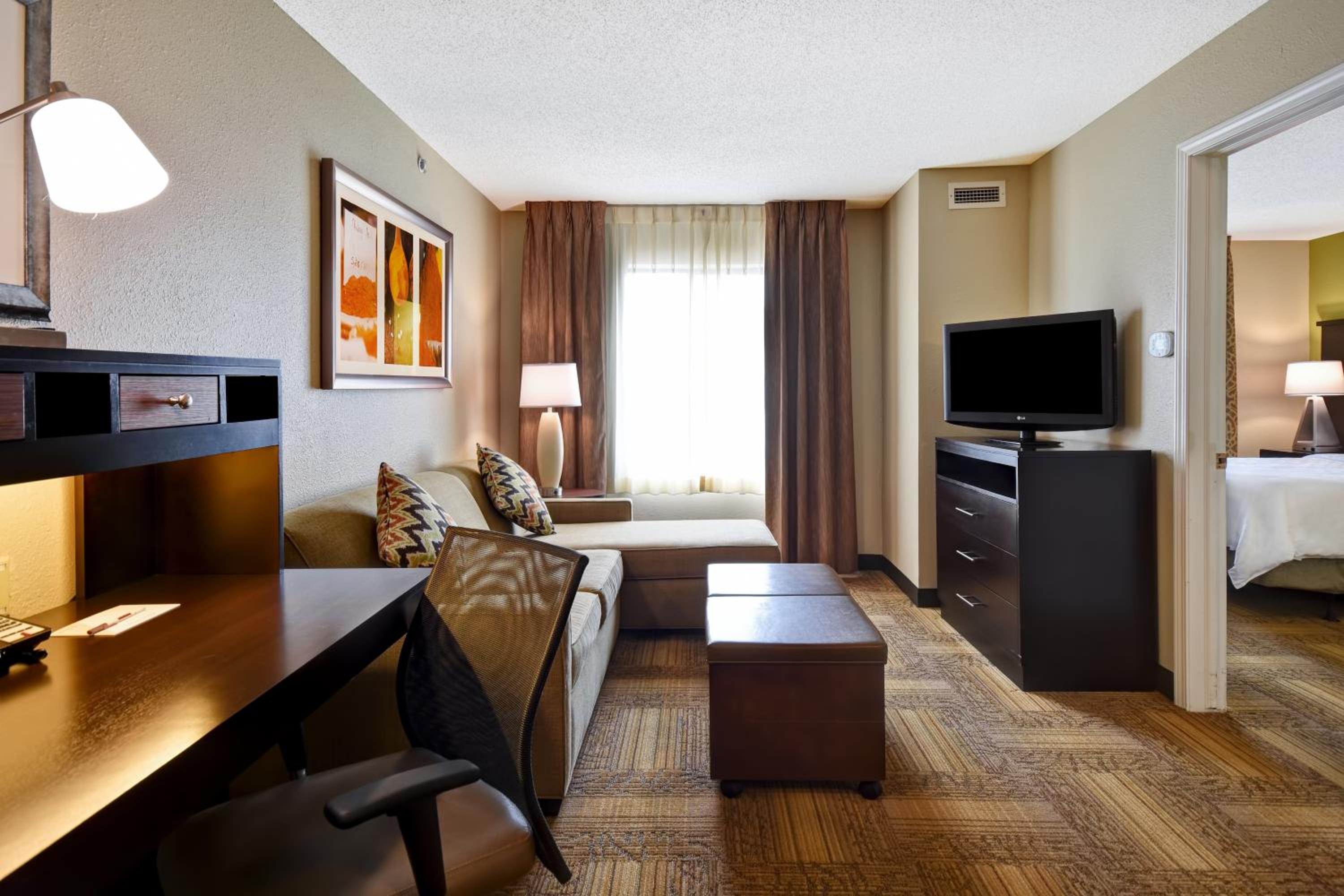 One-Bedroom King Suite - Photo 6