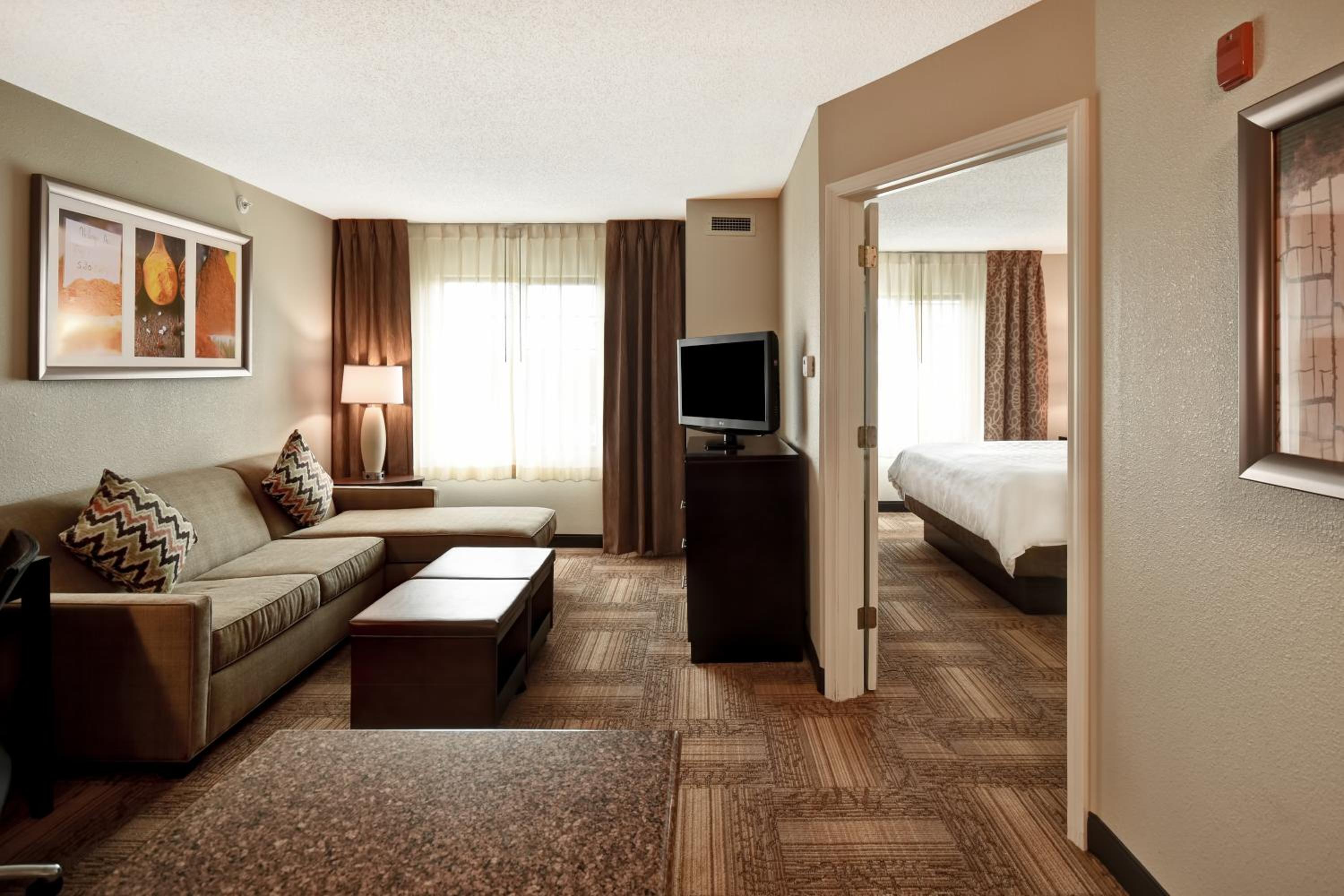 One-Bedroom King Suite - Photo 4