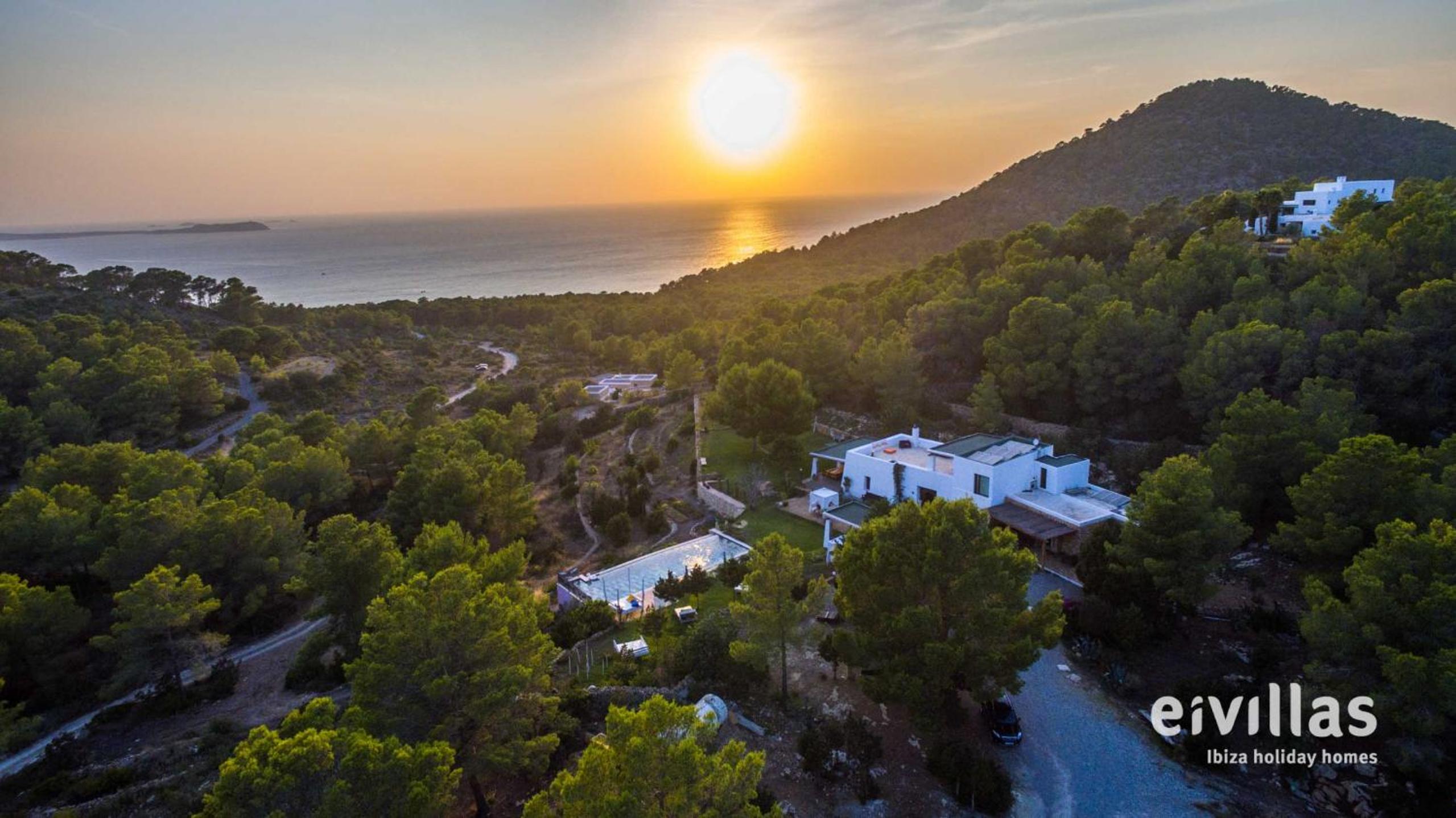 Villa - Beach Front photo 3