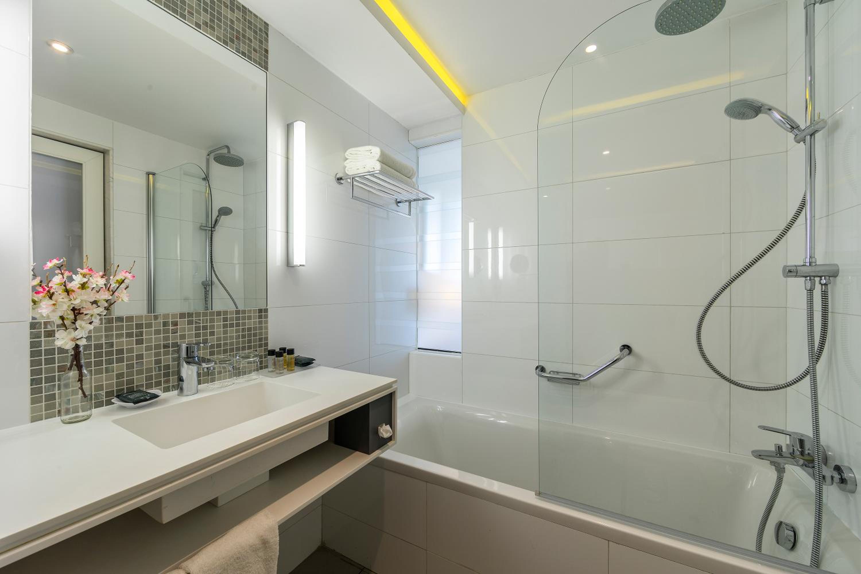 Superior Room with Pool/ Sea View