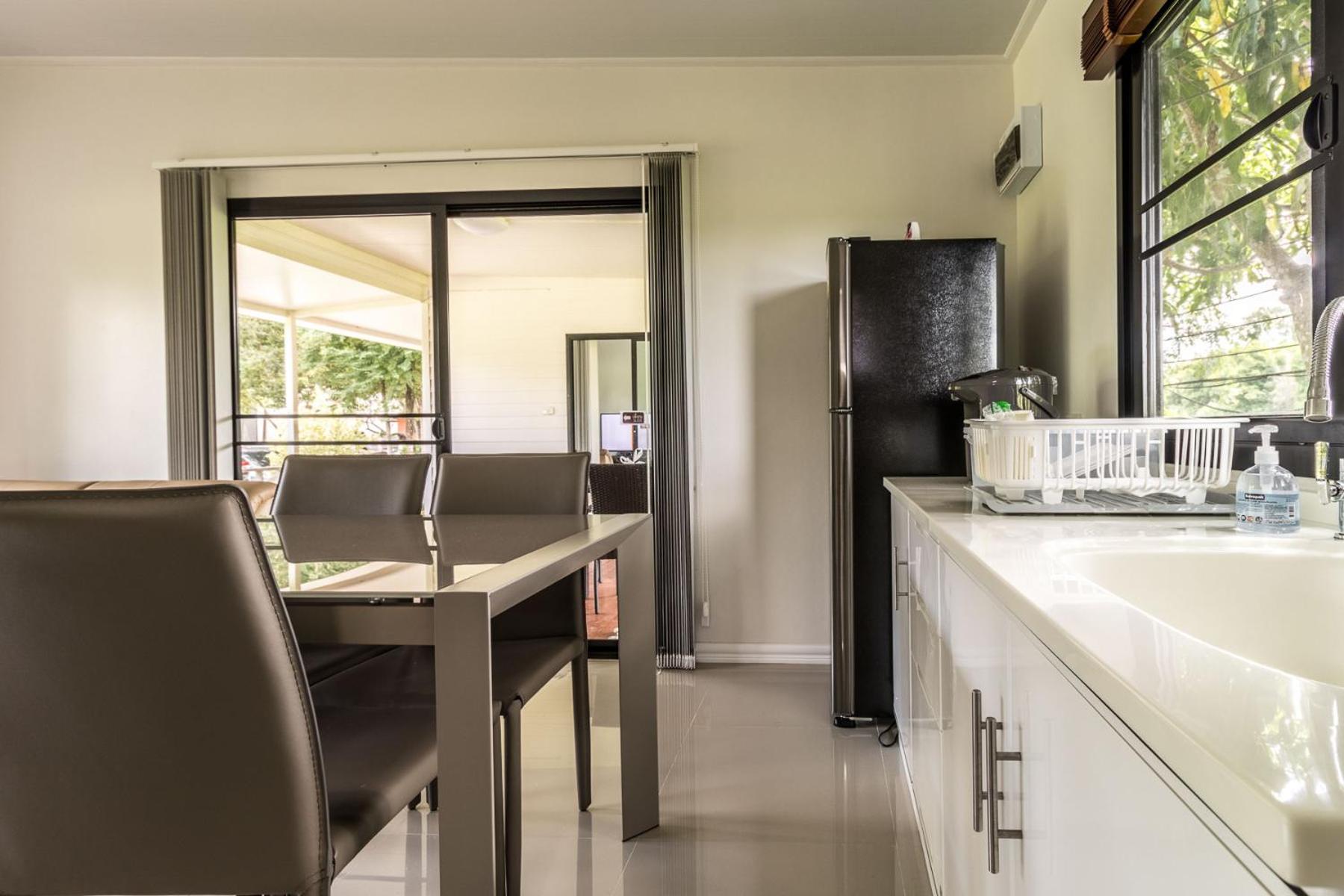 One-Bedroom House - Photo 7