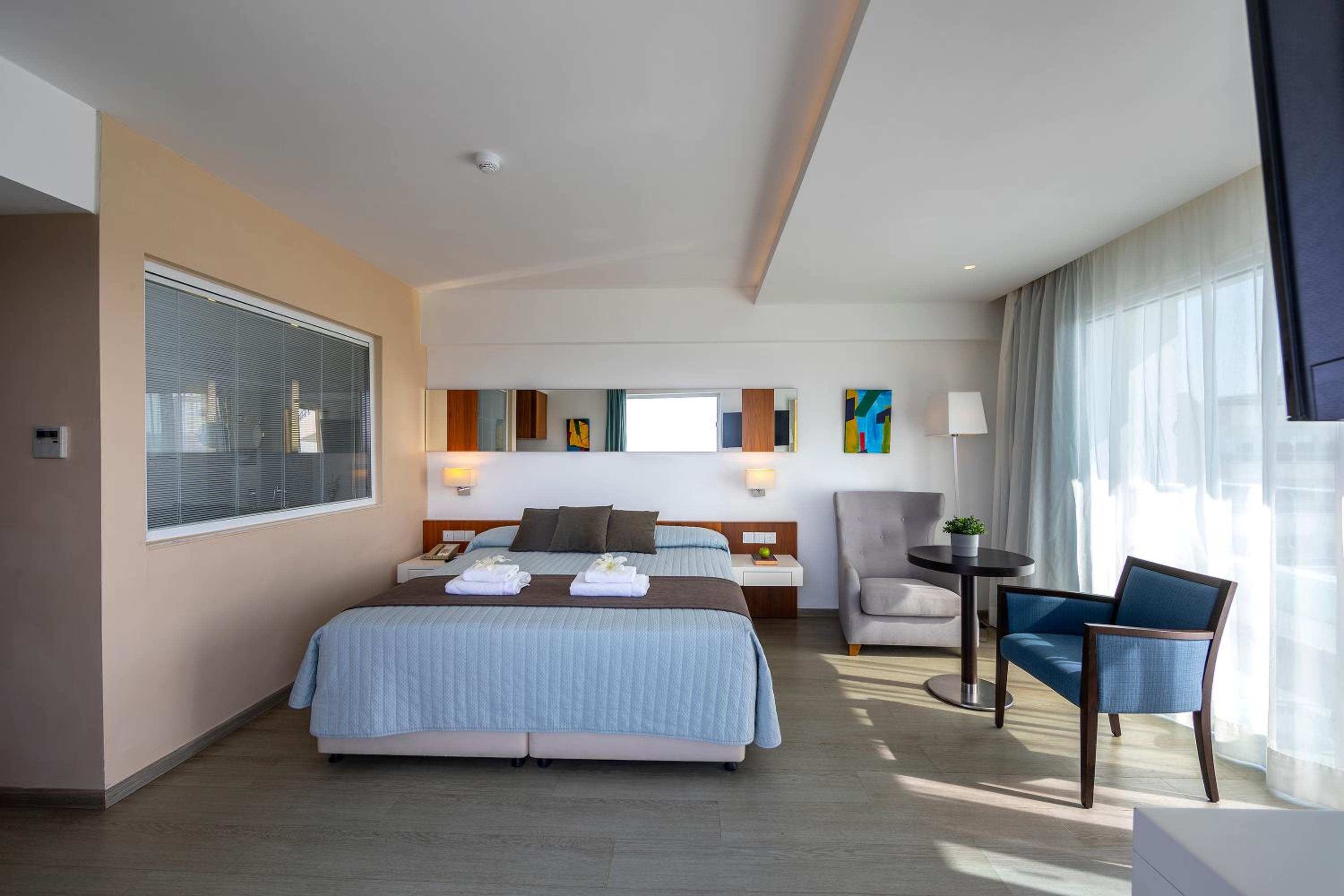 Executive Sea View Room with Outdoor Whirlpool photo 3