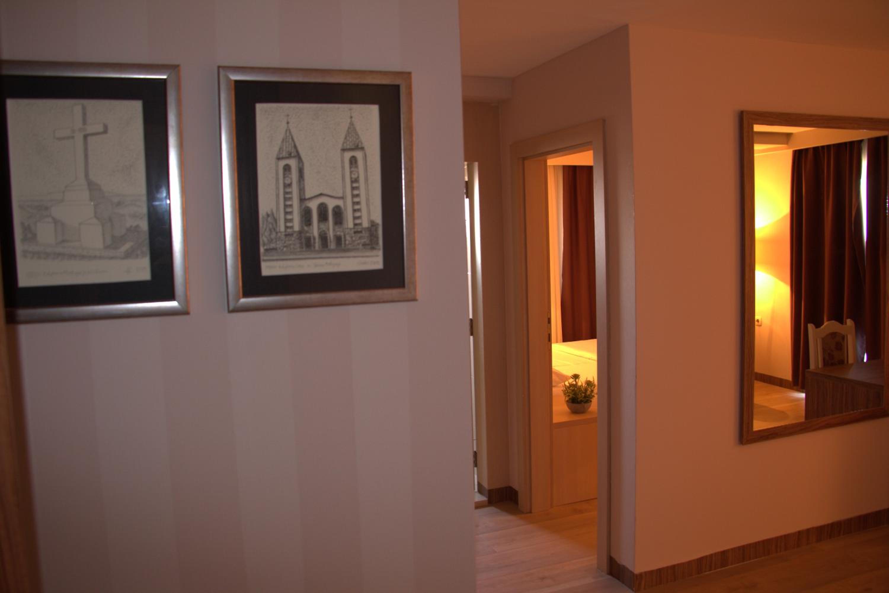 Deluxe Double Room with Balcony photo 2