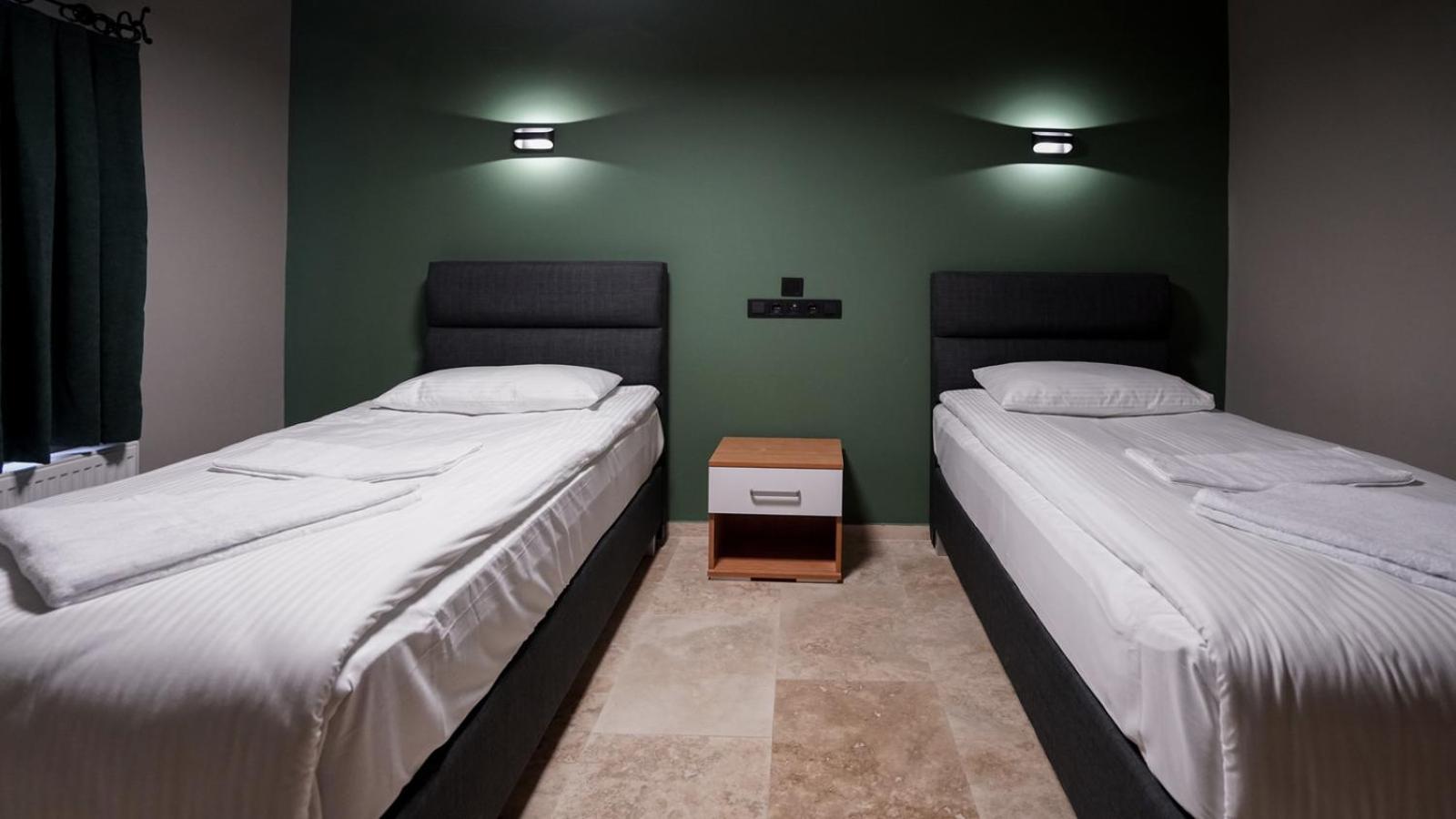 Standard Double or Twin Room - Photo 6
