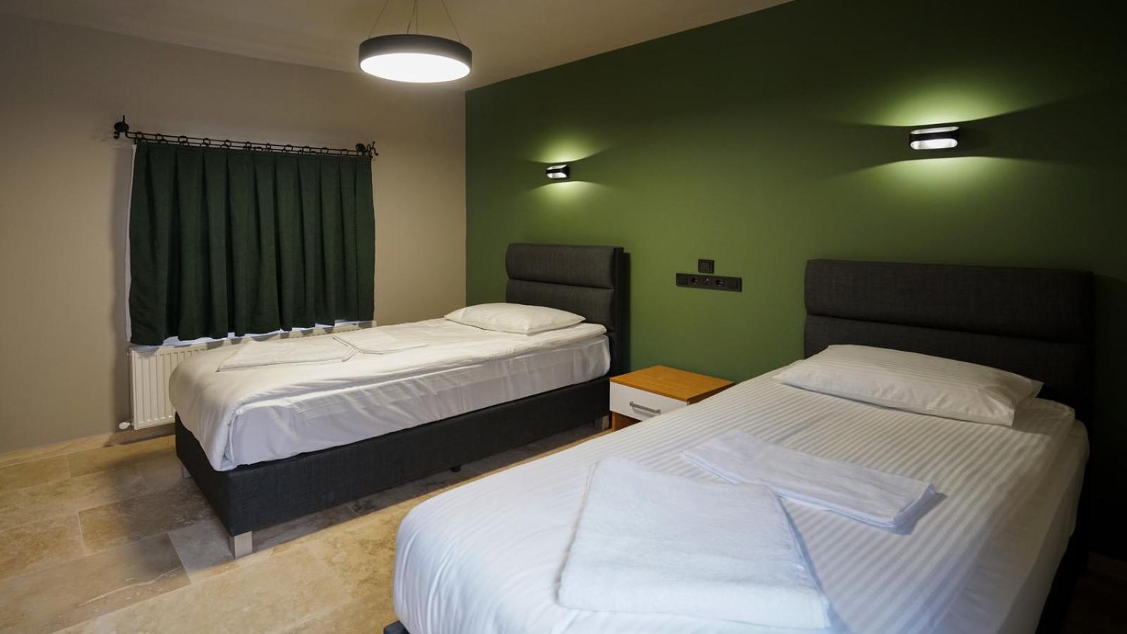 Standard Double or Twin Room - Photo 4