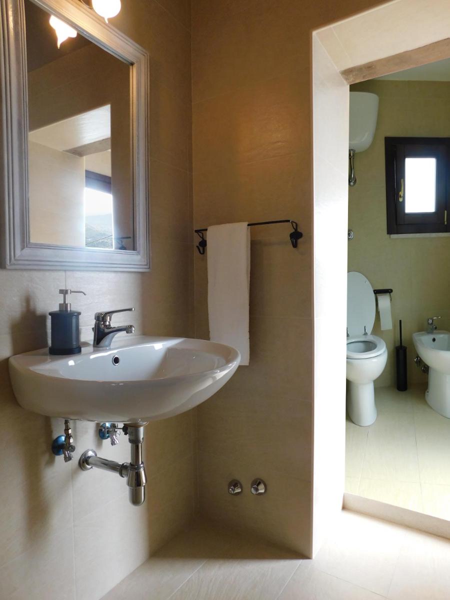 Double Room with Balcony photo 3