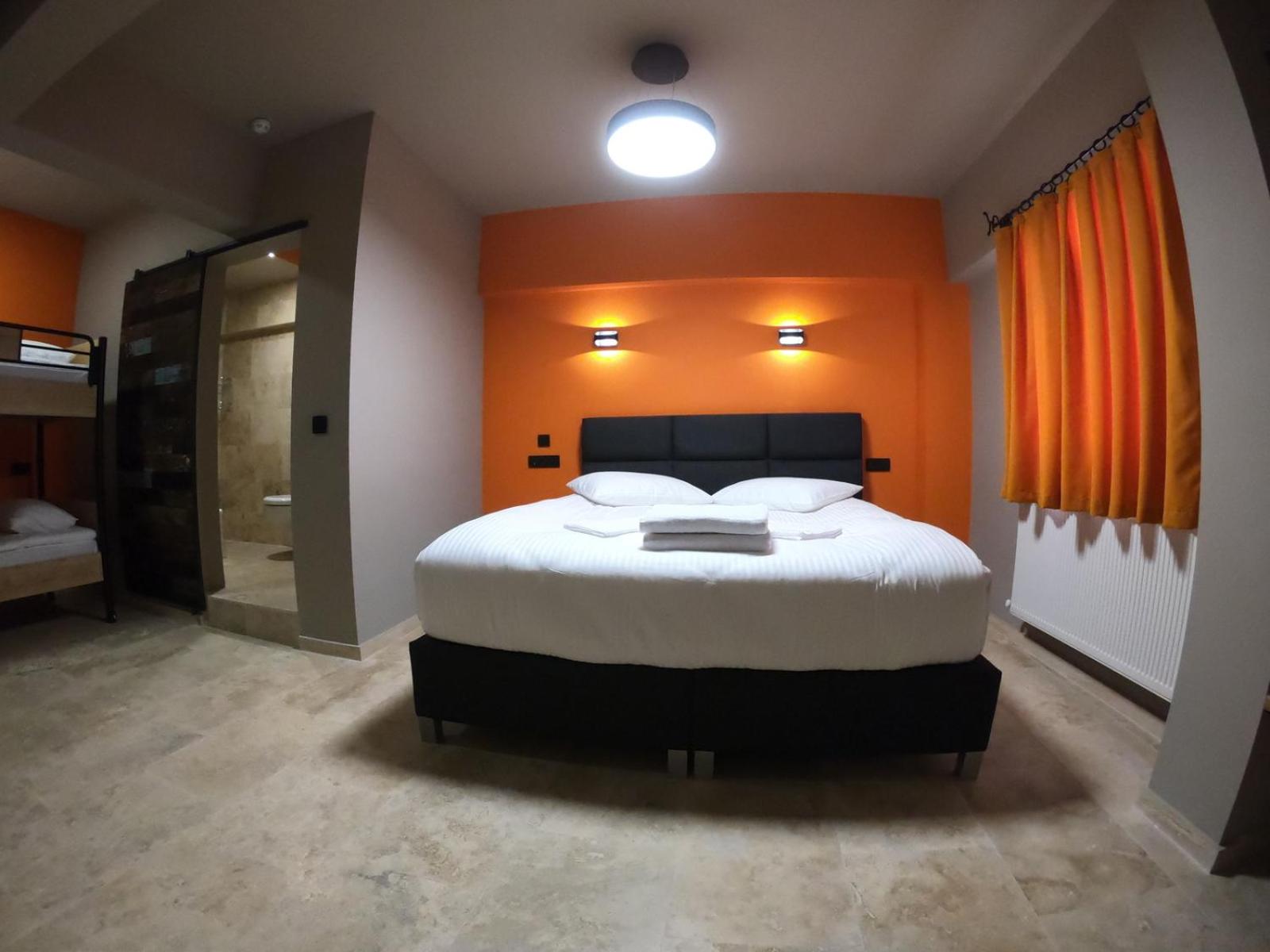 Family Room - Photo 8