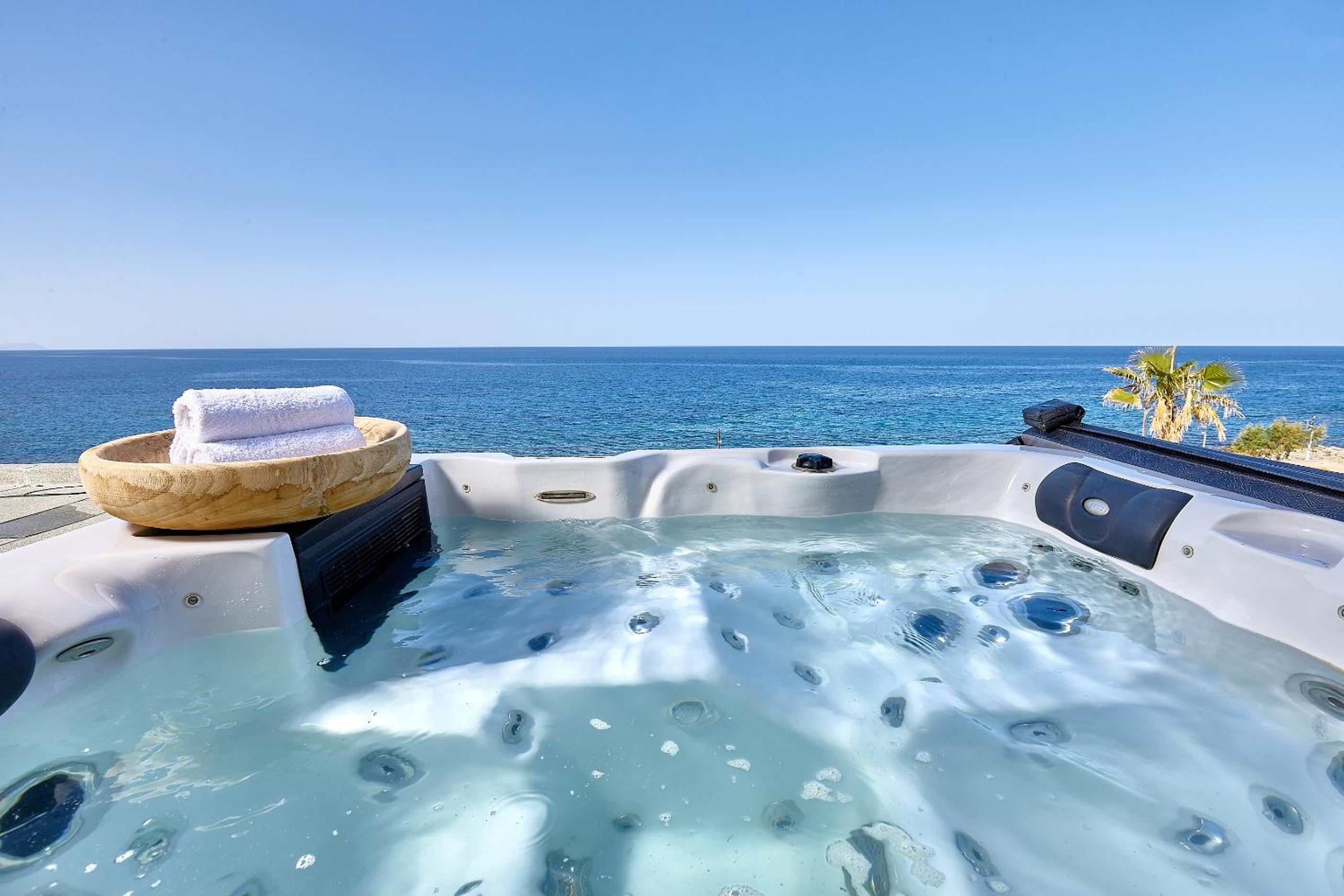 One Bedroom Suite Open Air Jacuzzi Sea View