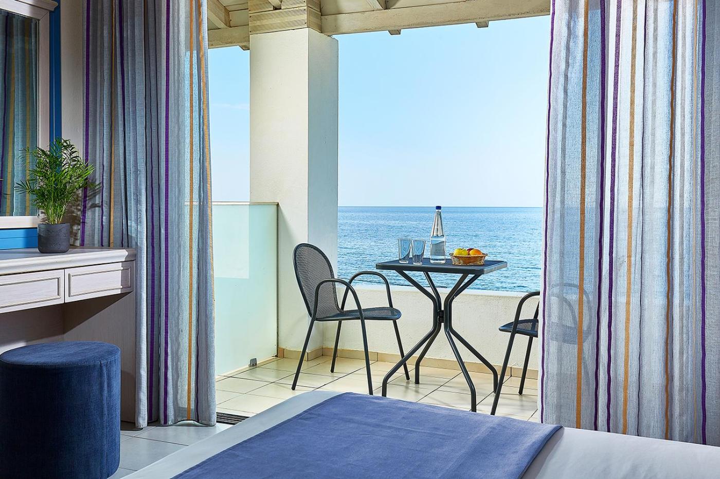 One Bedroom Suite Sea View