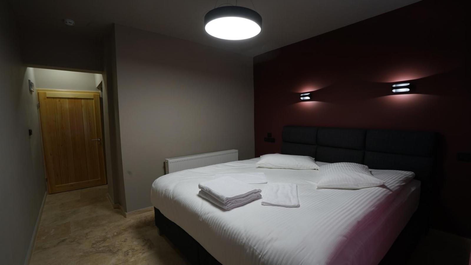 Standard Double or Twin Room with Balcony - Photo 4