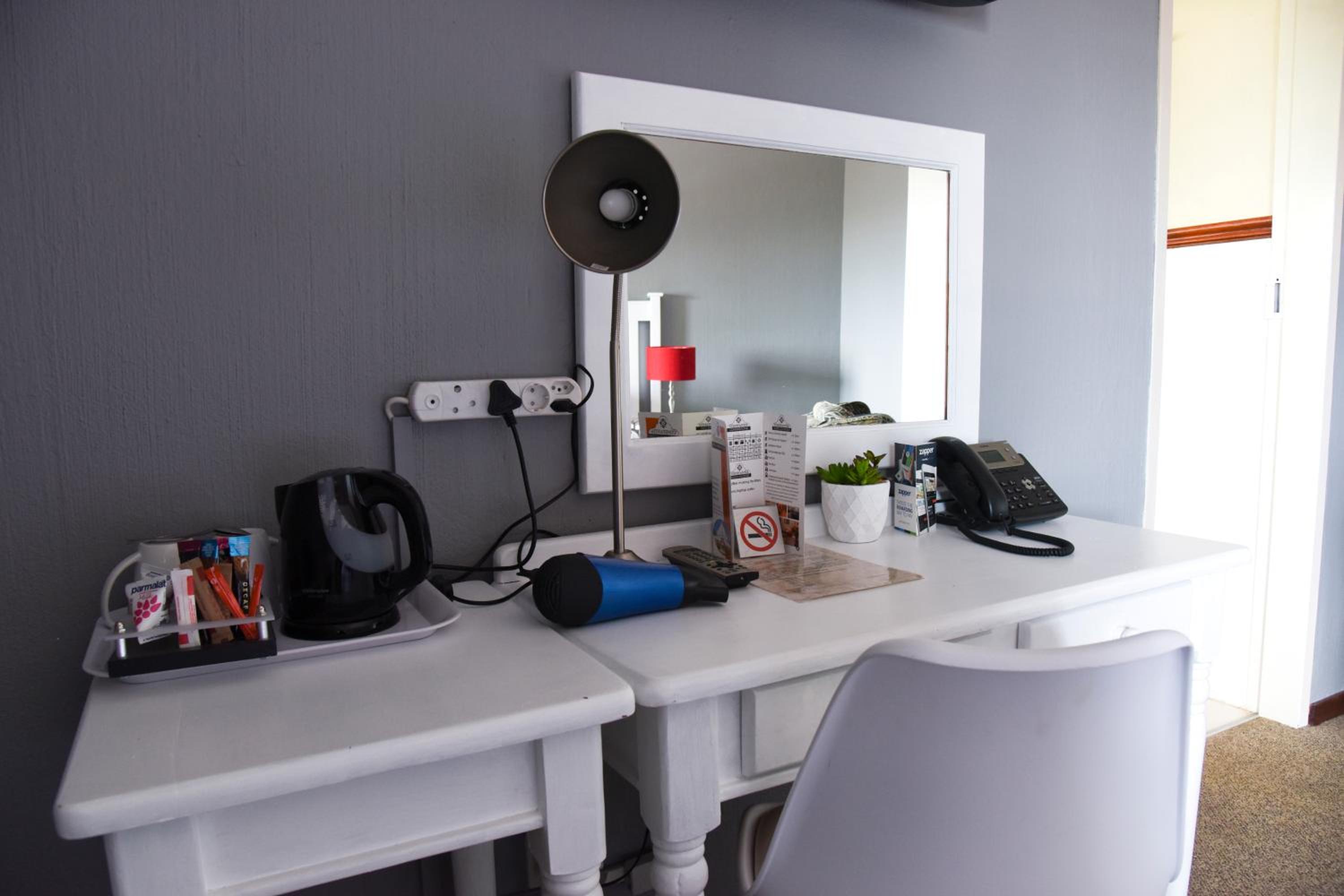 Double or Twin Room - Photo 6