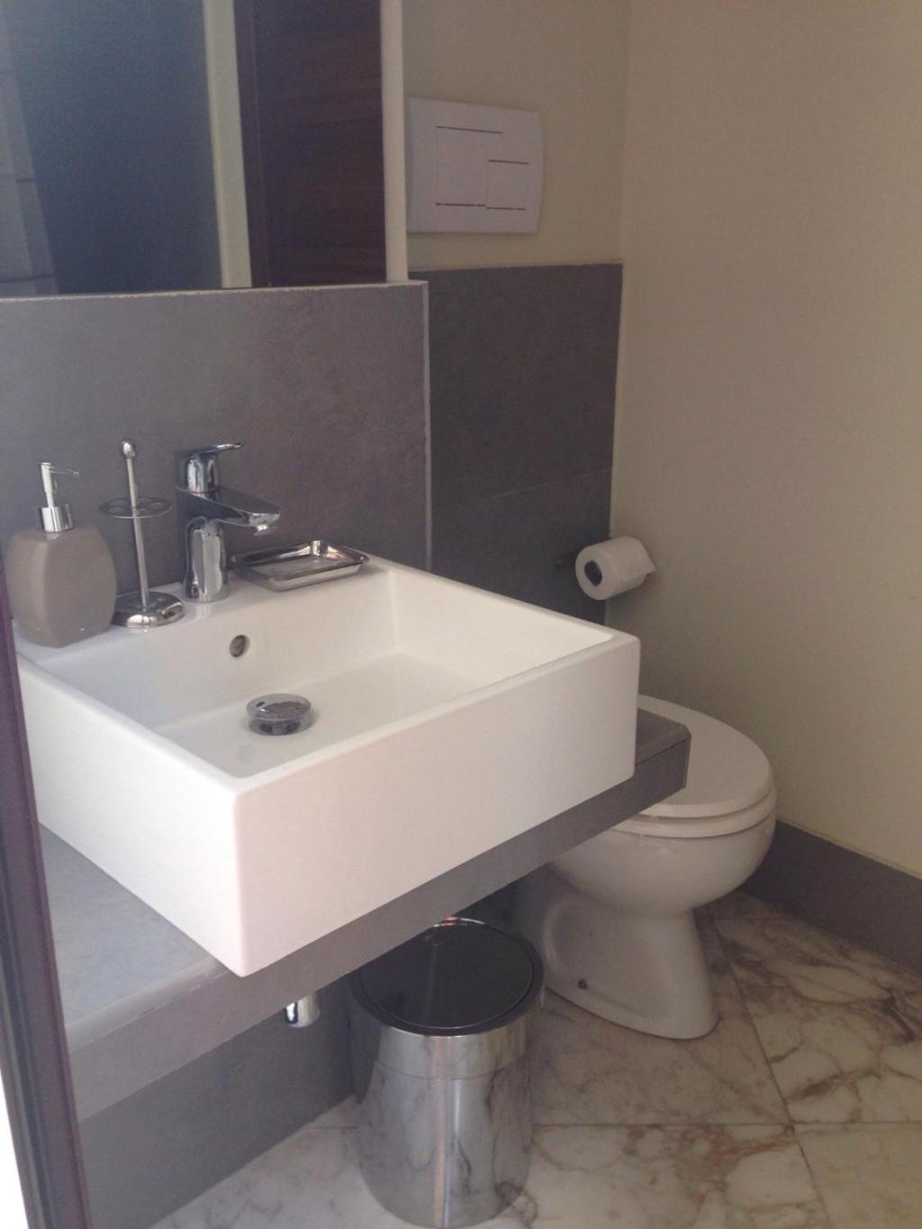 Double Room with Balcony - Photo 12