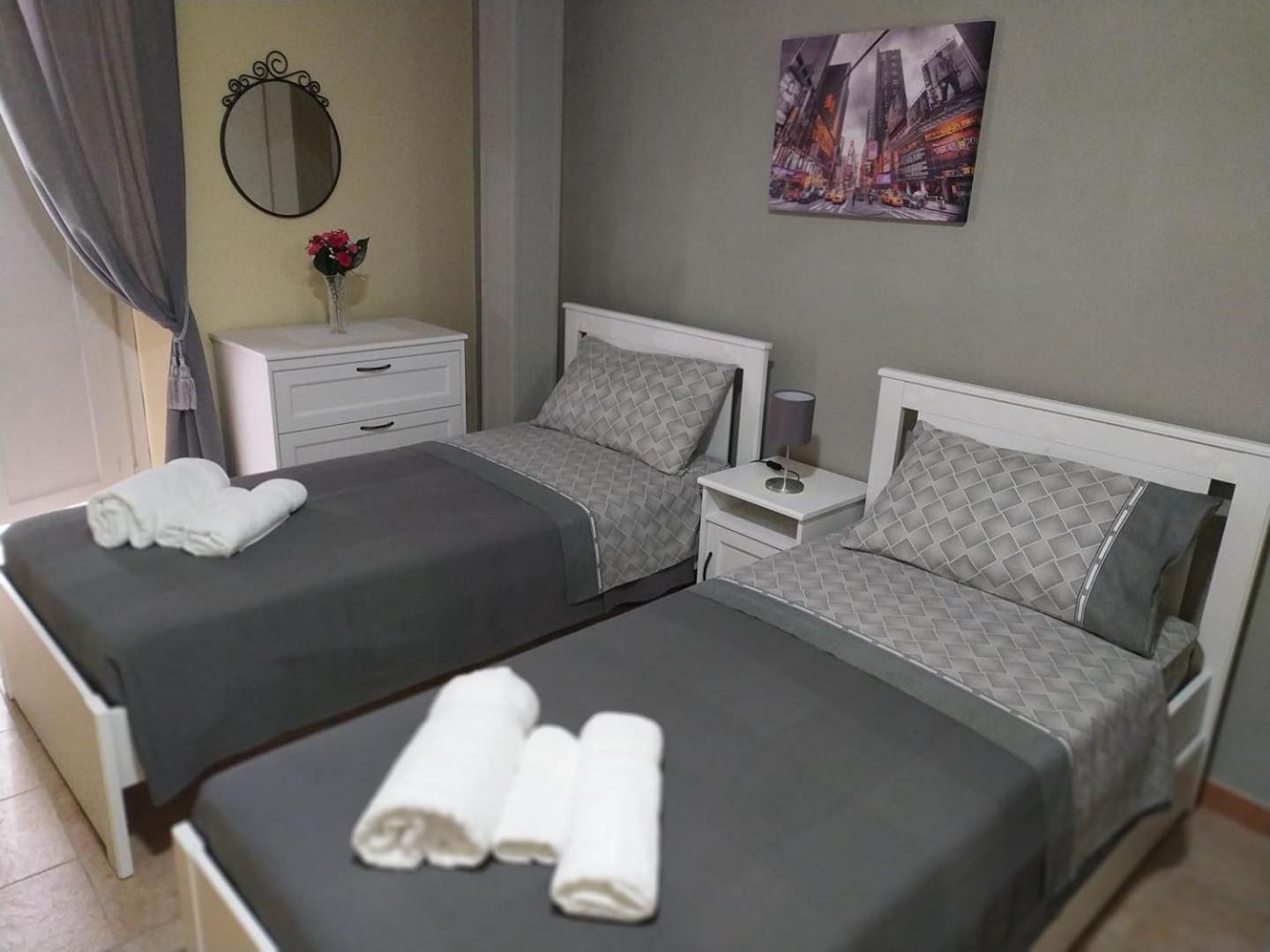 Quadruple Room with Balcony - Photo 13