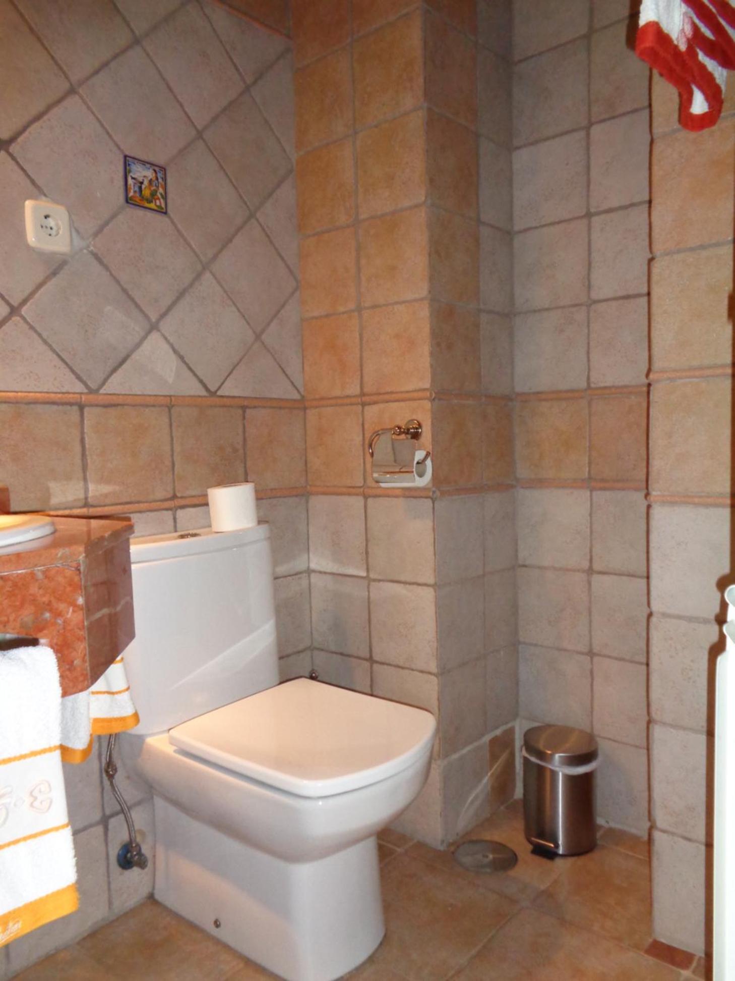 Twin Room with Bathroom photo 3