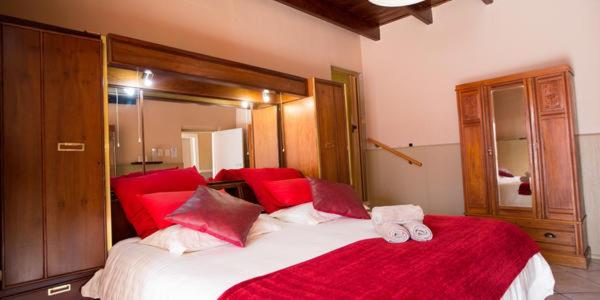 Honeymoon King Room photo 1