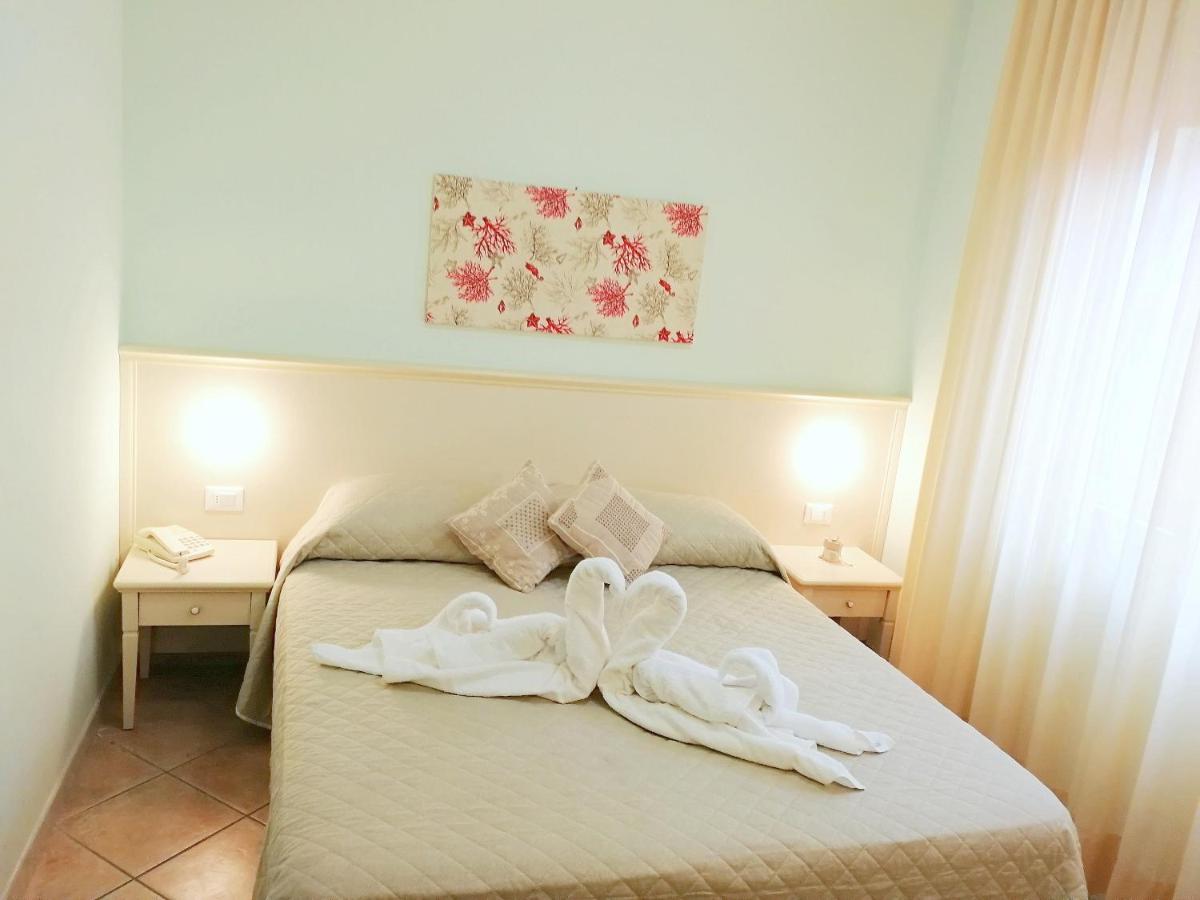 Double or Twin Room photo 1