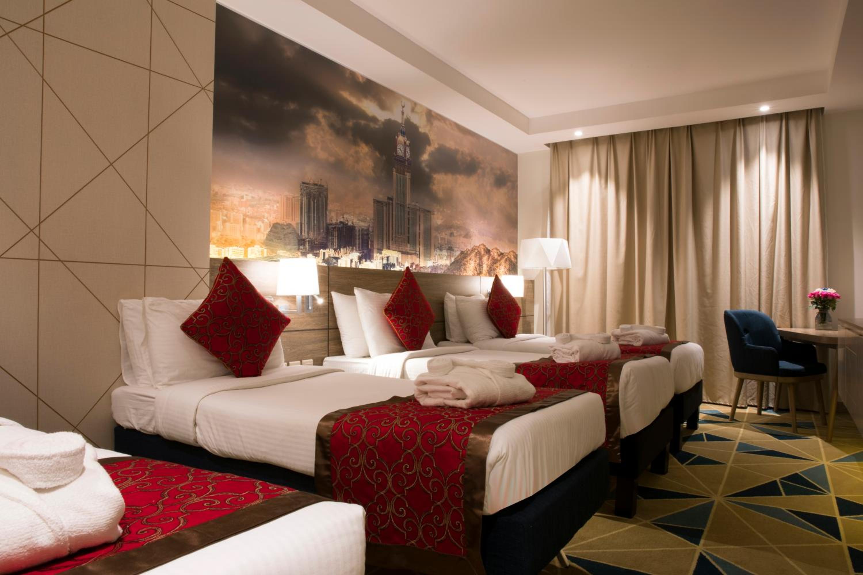Classic Quadruple Room - Cityside