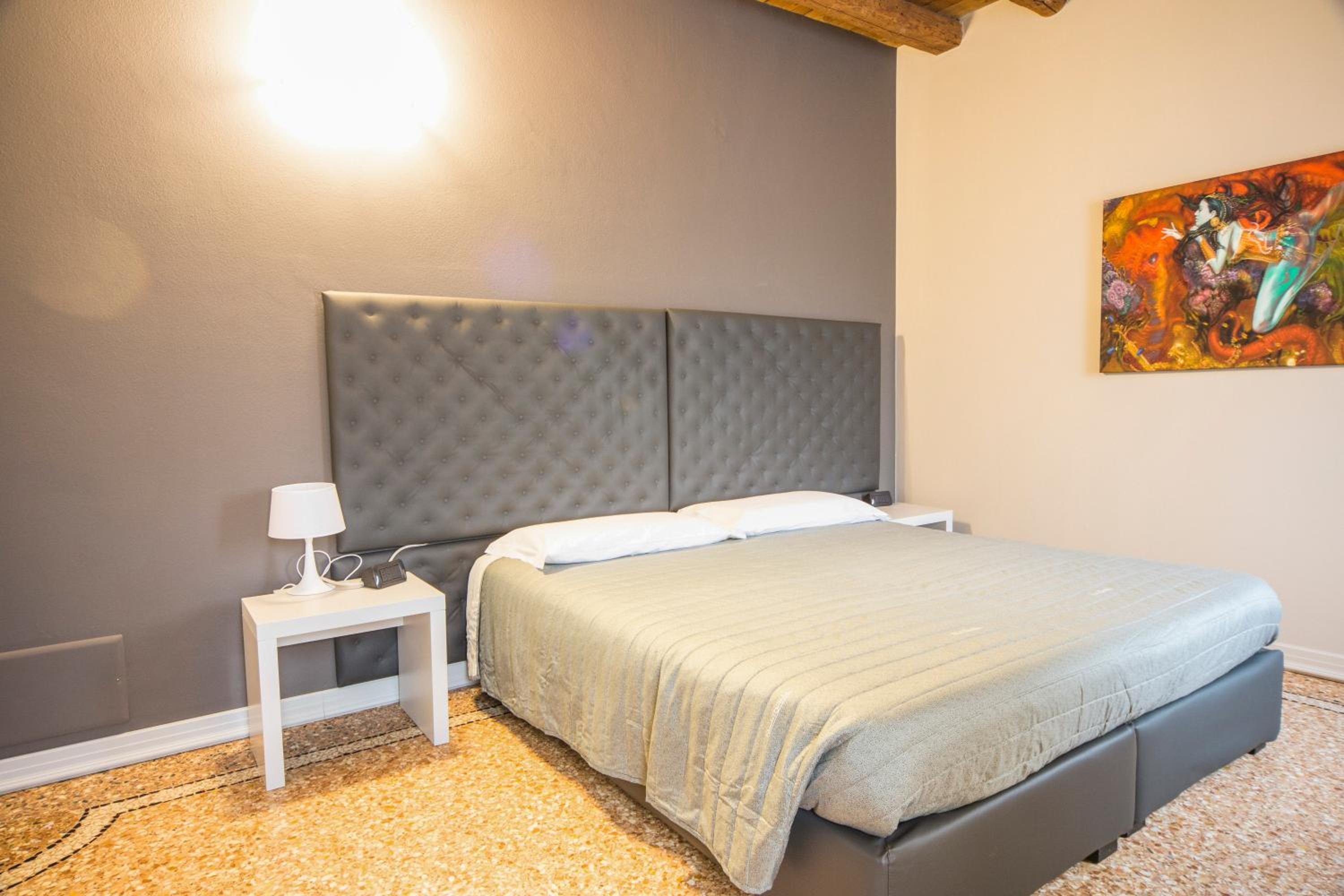 One-Bedroom Apartment - Photo 1