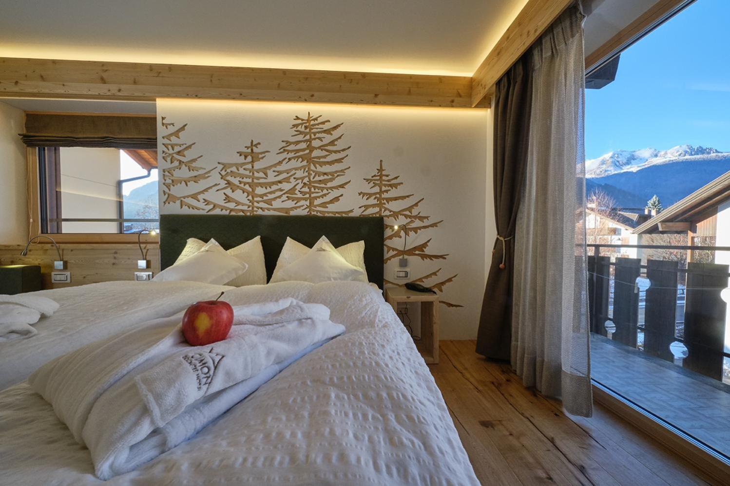 Queen Room with Balcony photo 1