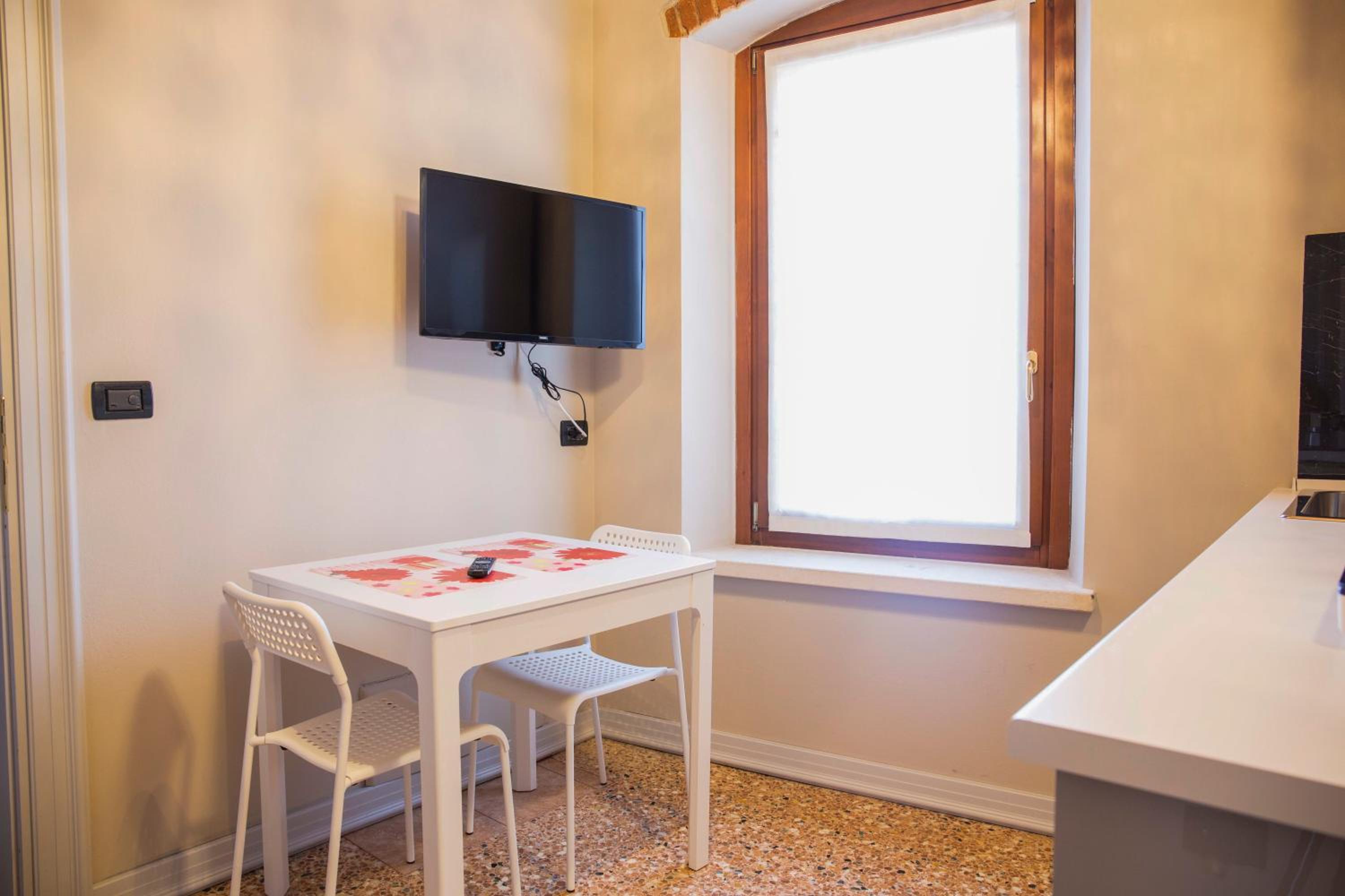 One-Bedroom Apartment - Photo 13