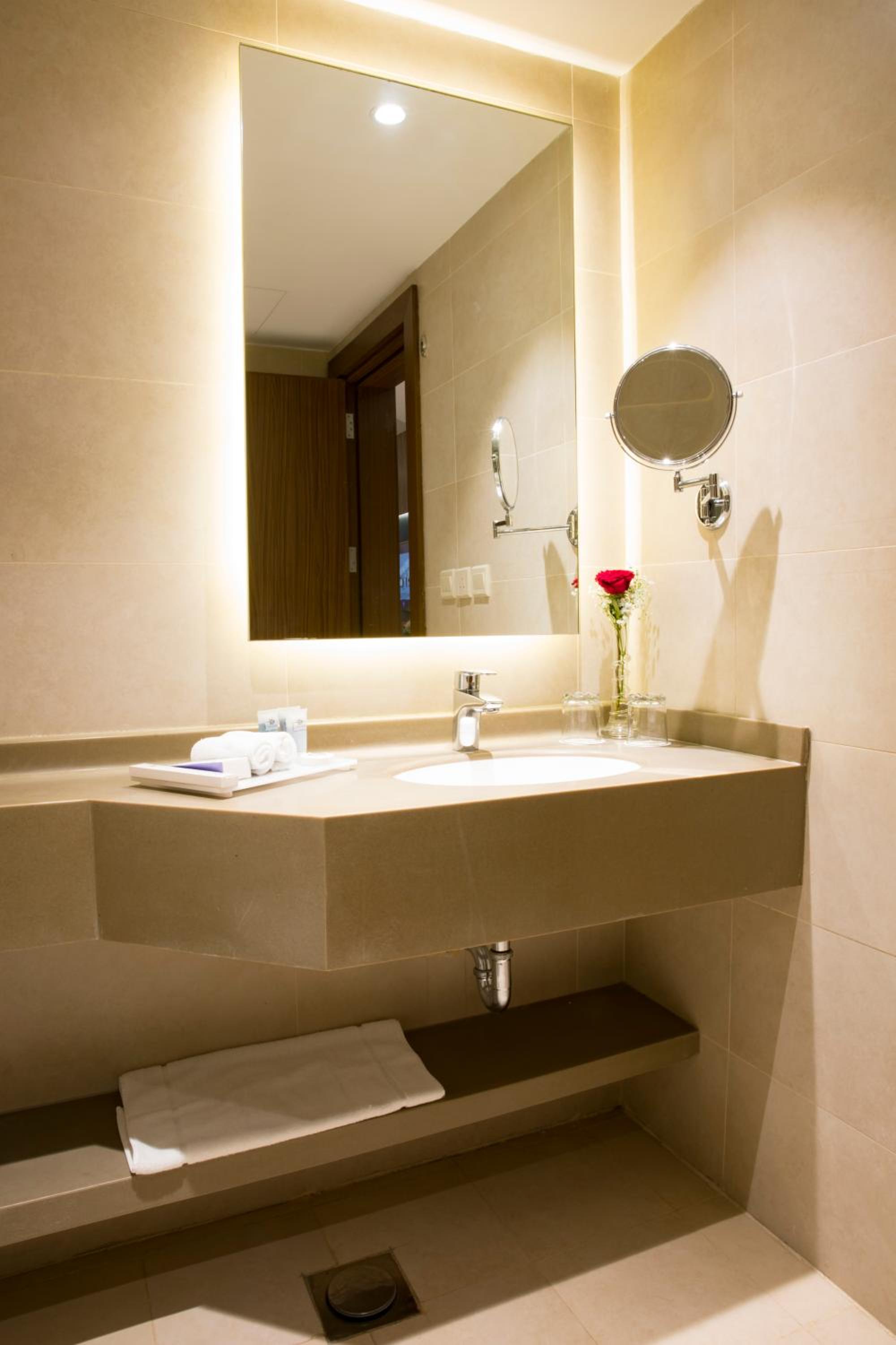 Classic Triple Room - Cityside photo 2