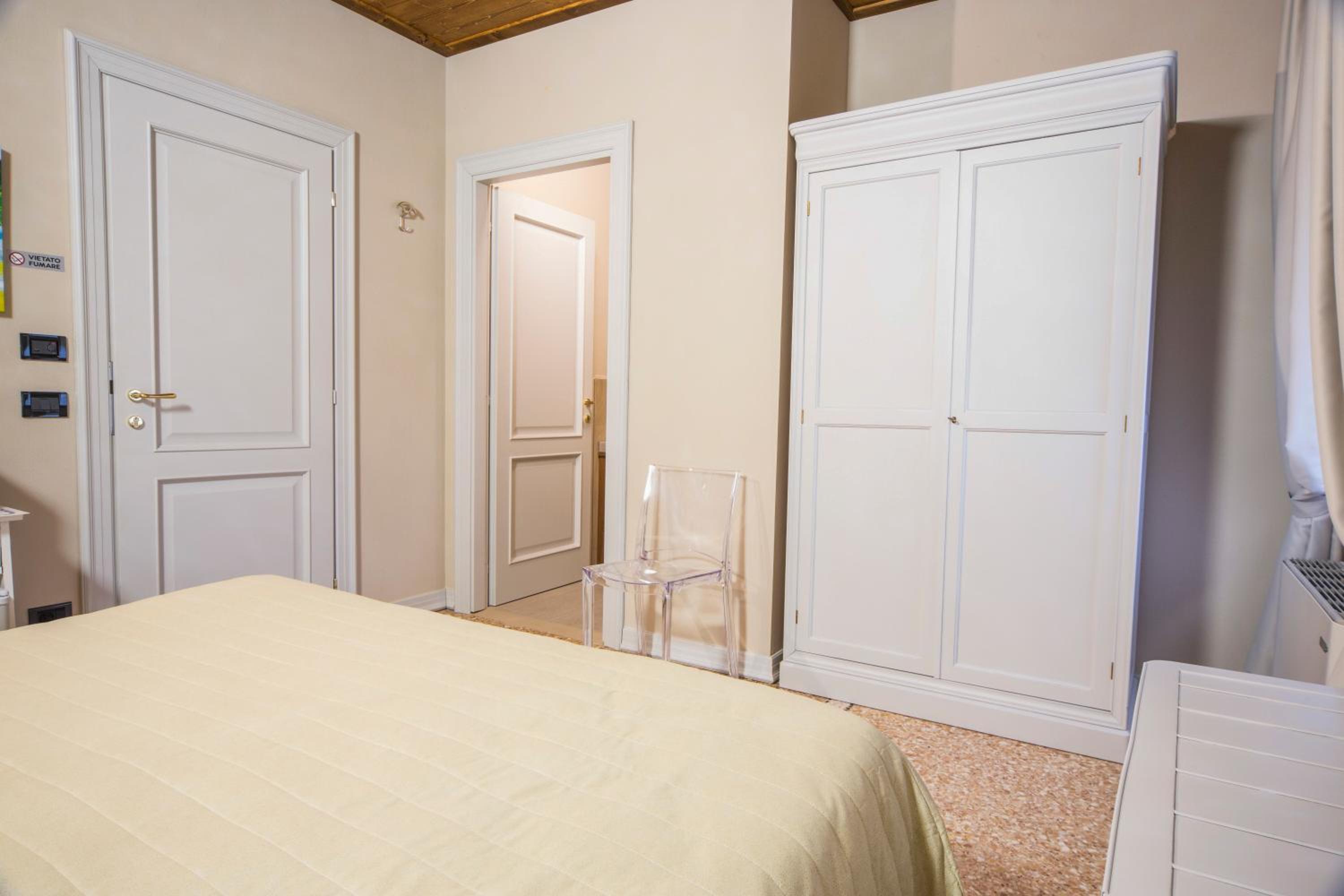 Superior Double Room - Photo 4
