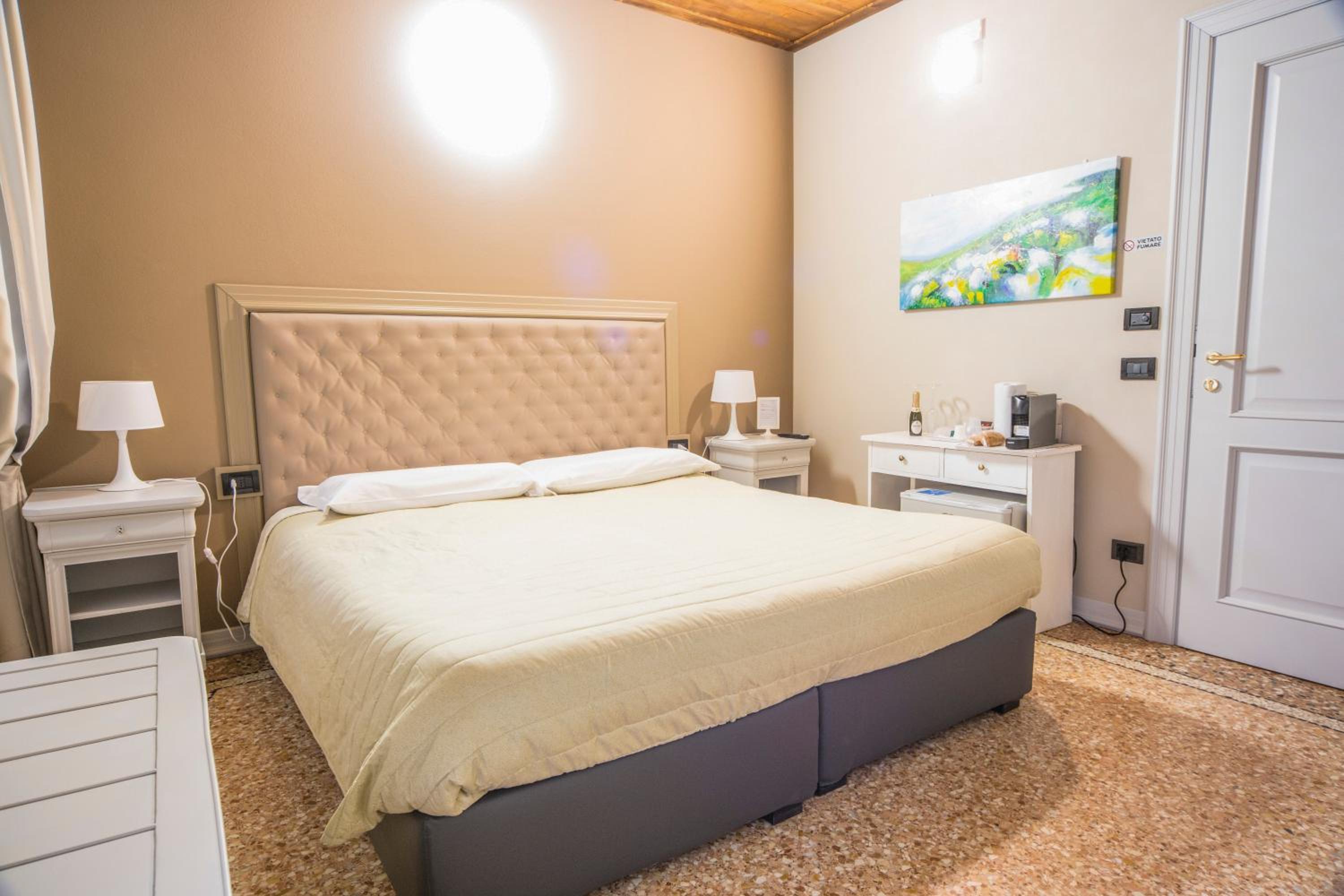 Superior Double Room - Photo 9