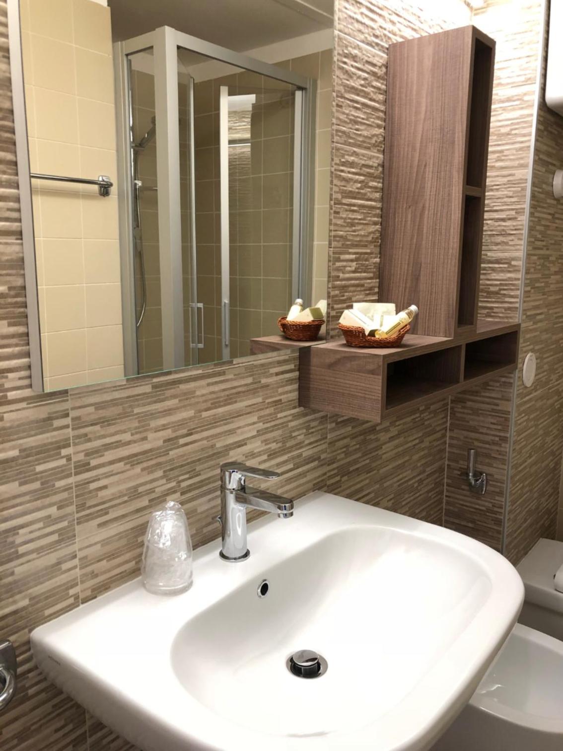 One-Bedroom Apartment - Photo 3