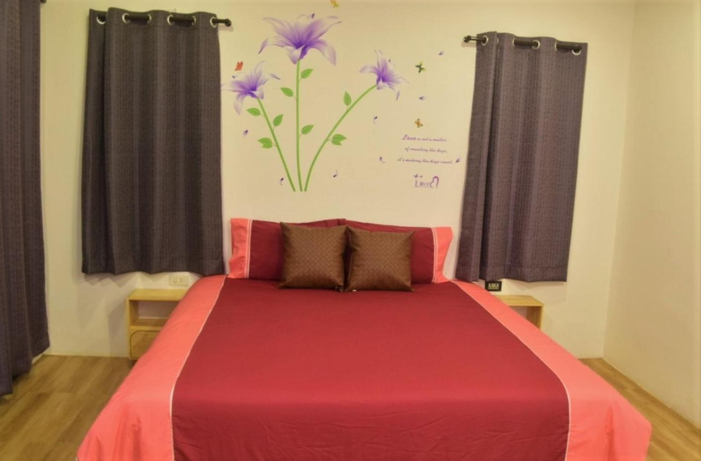Queen Room with Garden View - Photo 17