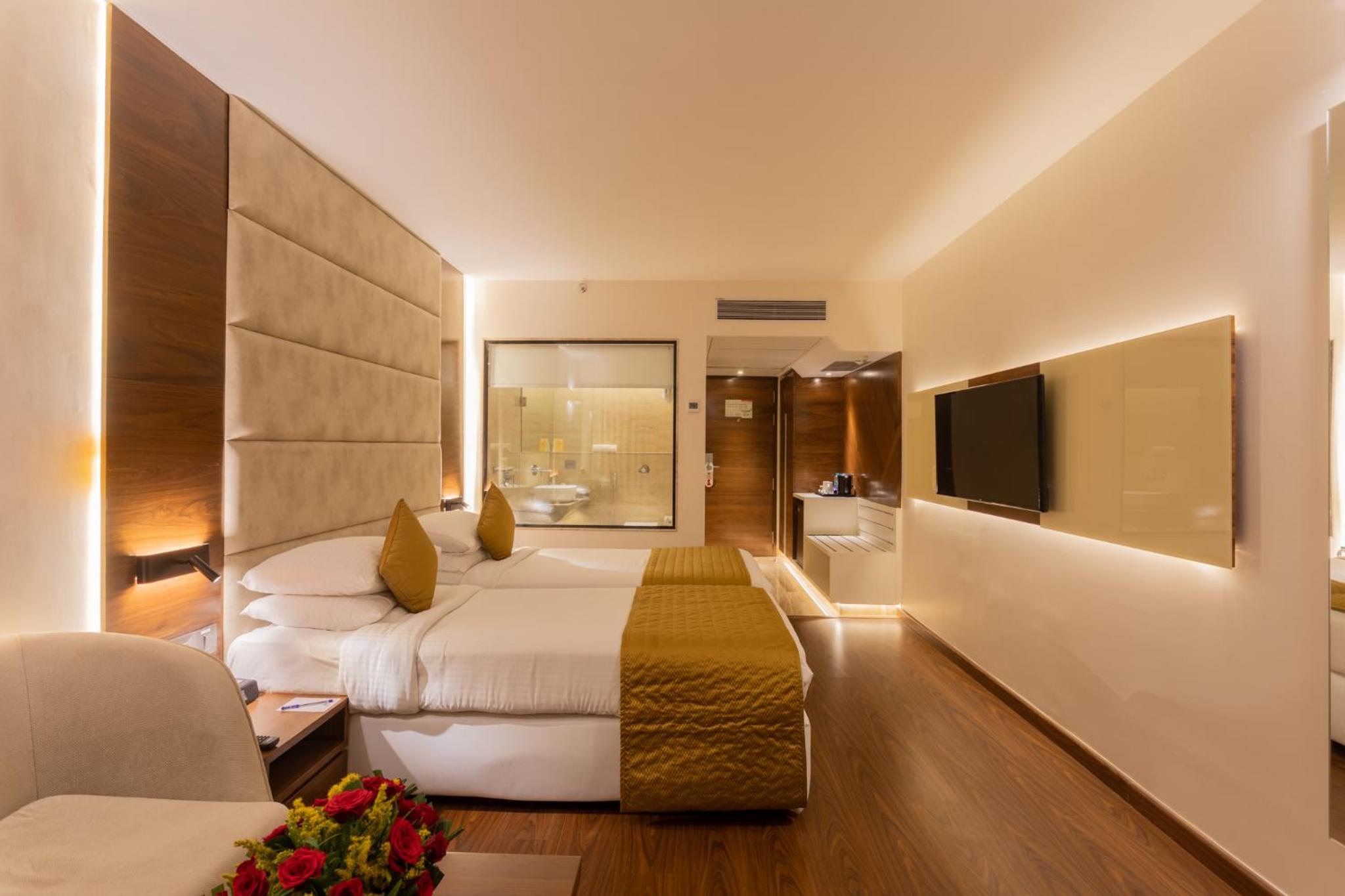 Club Grande Room with King Bed - Photo 1