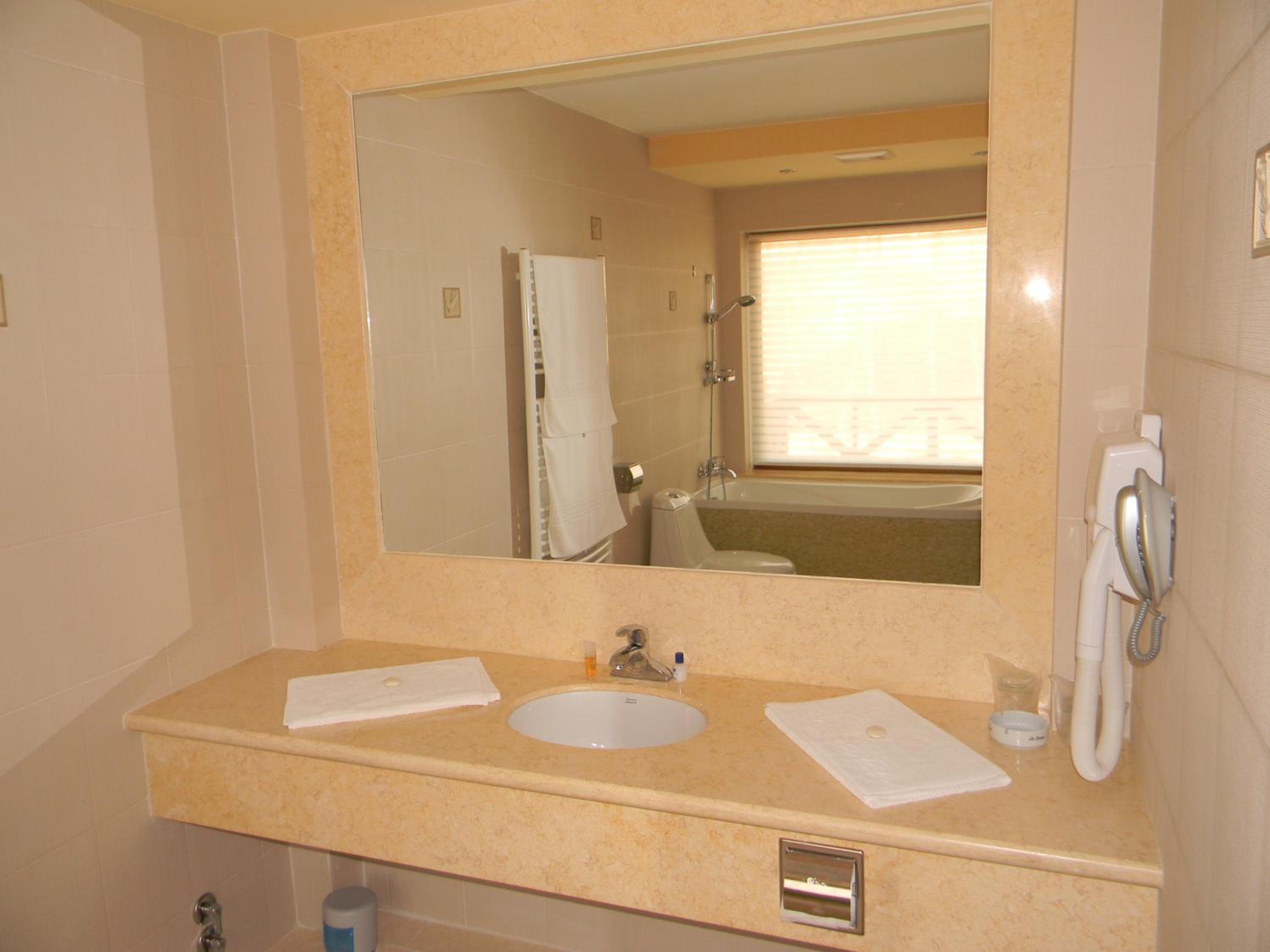 Standard Double Room - Photo 7