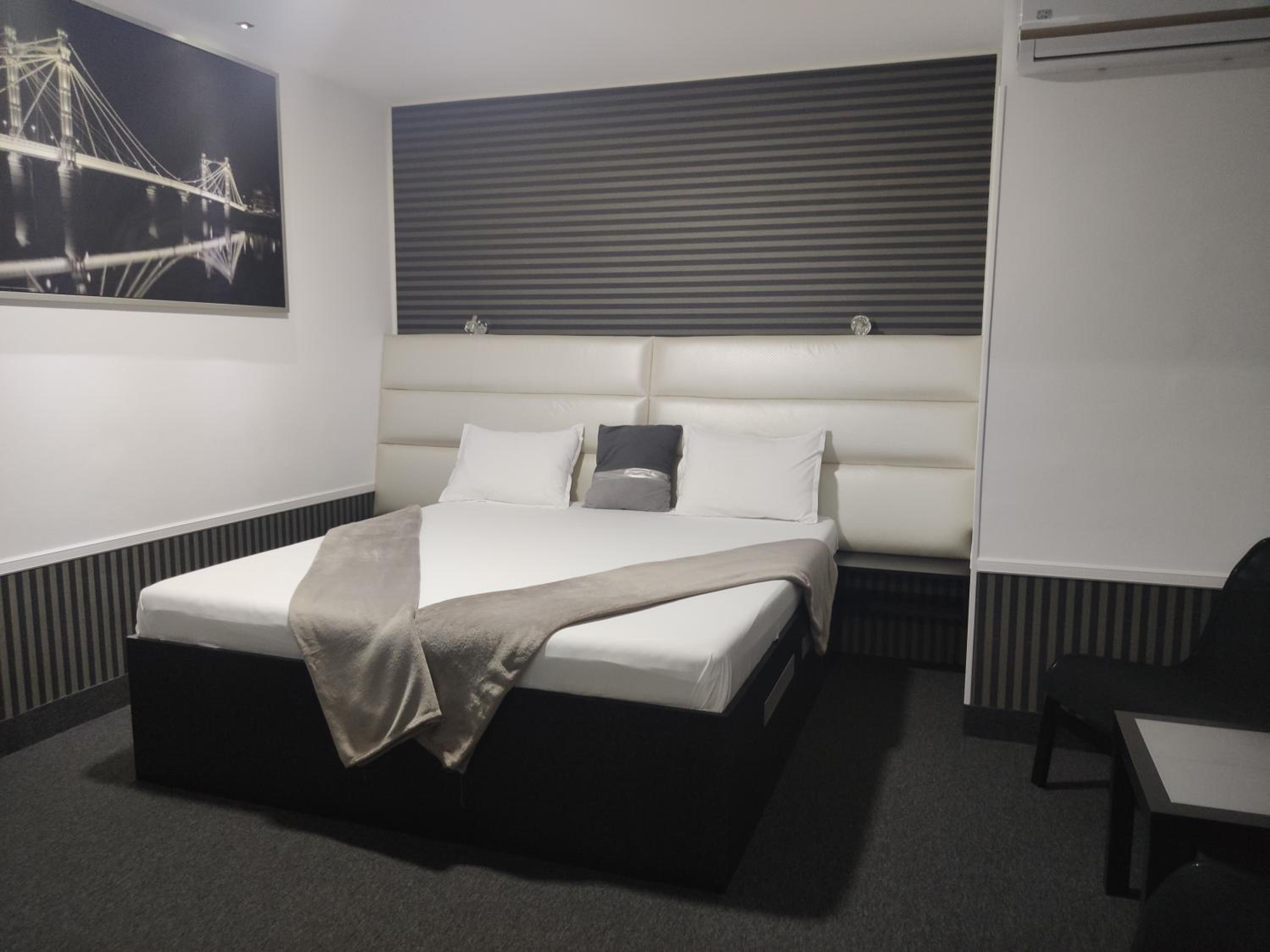 Deluxe Double Room with Extra Bed - Photo 14